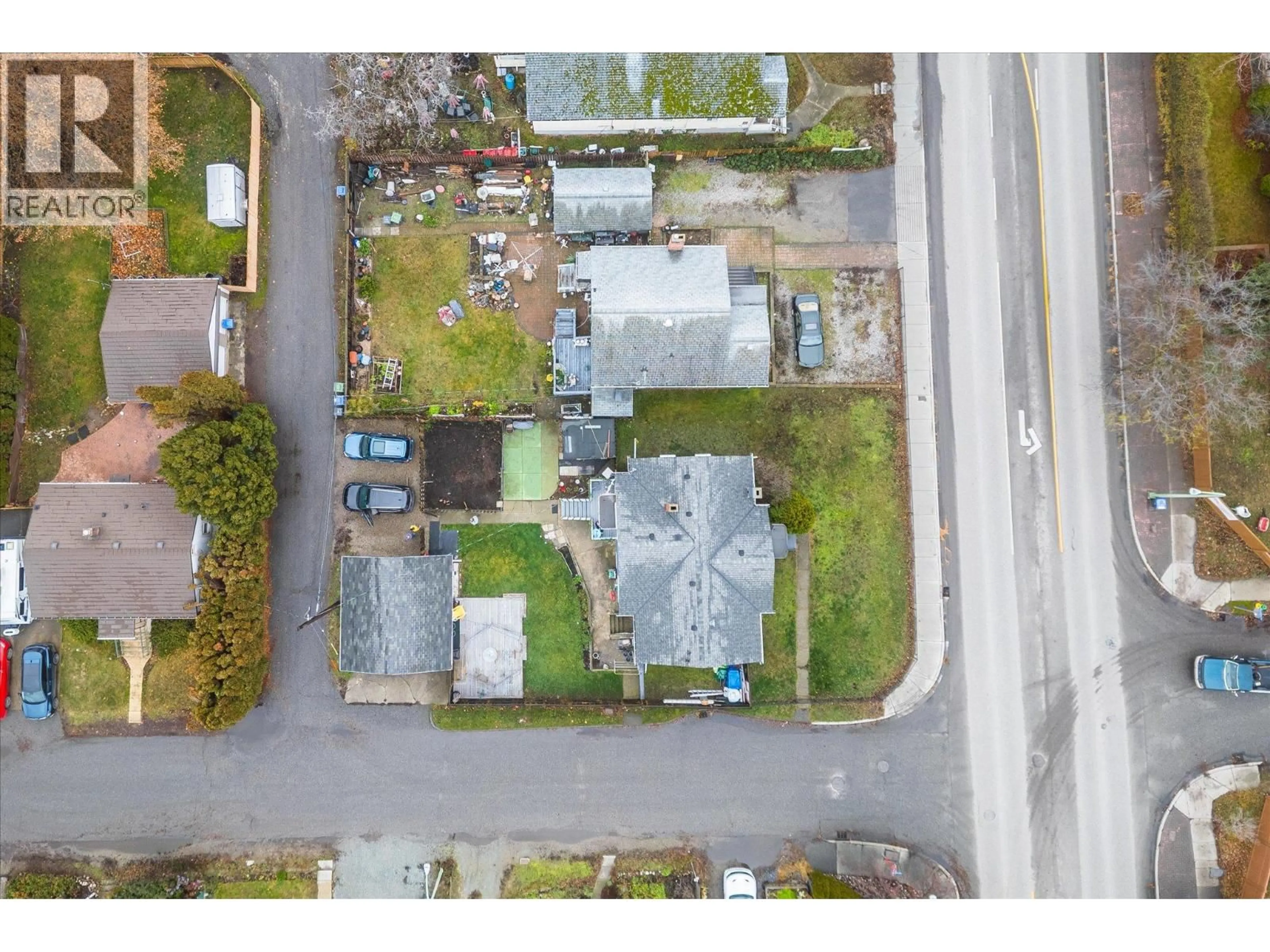 A pic from outside/outdoor area/front of a property/back of a property/a pic from drone, street for 2405 PANDOSY STREET, Kelowna British Columbia V1Y1T7