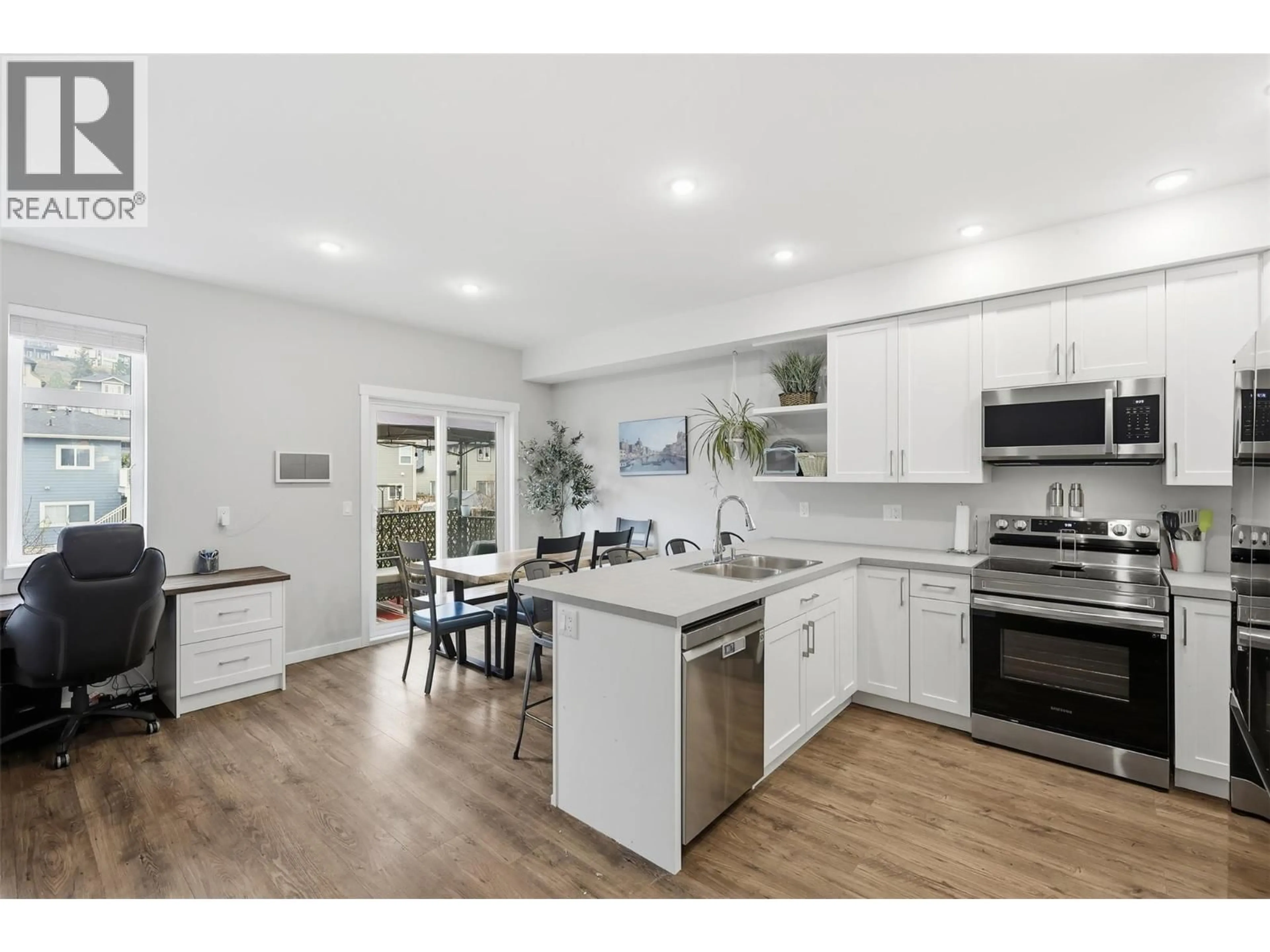 Open concept kitchen, unknown for 118 - 1951 QU'APPELLE BOULEVARD, Kamloops British Columbia C2E0C8