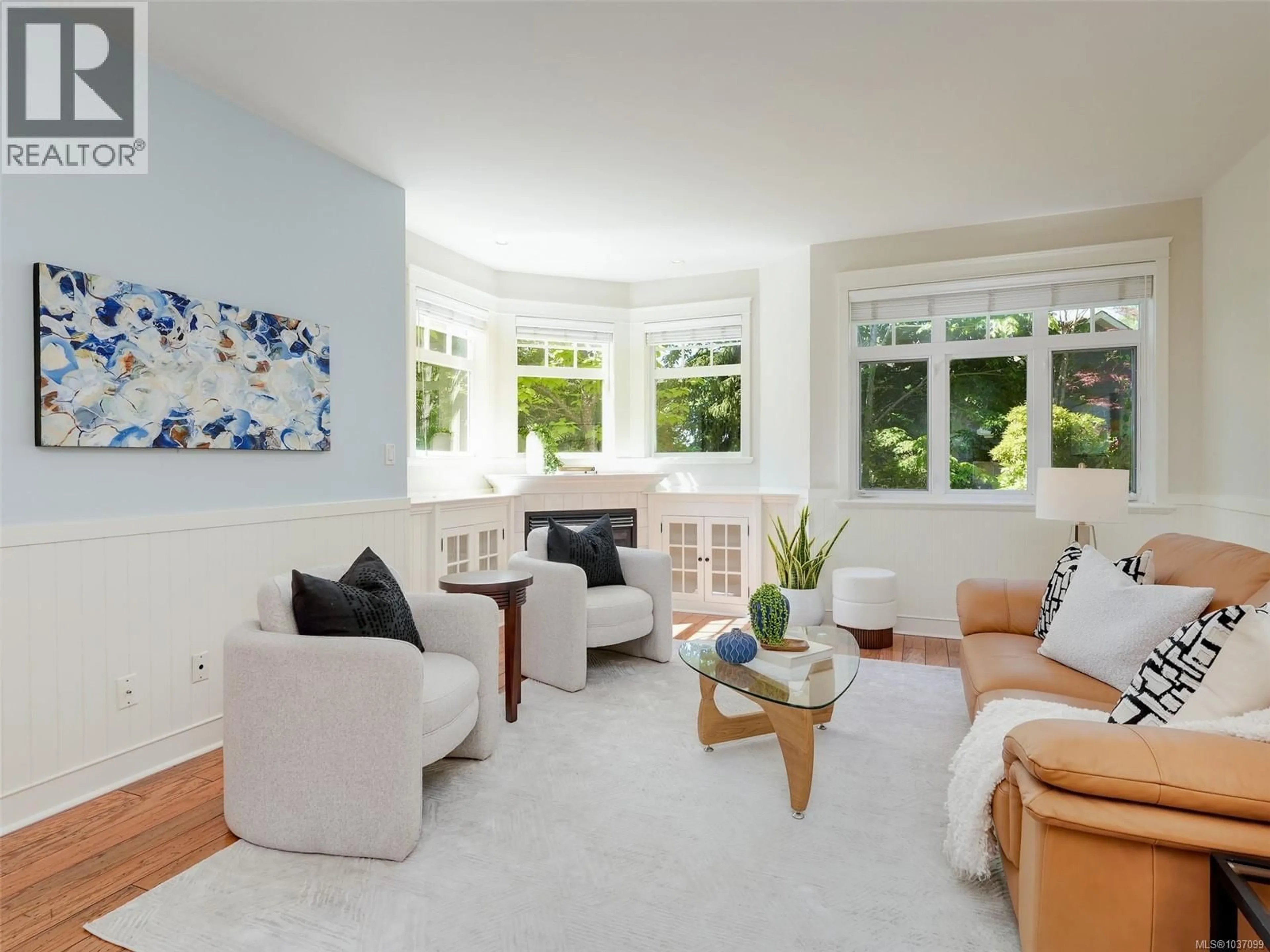 Living room with furniture, unknown for 566 CASELTON PLACE, Saanich British Columbia V8Z7Y5