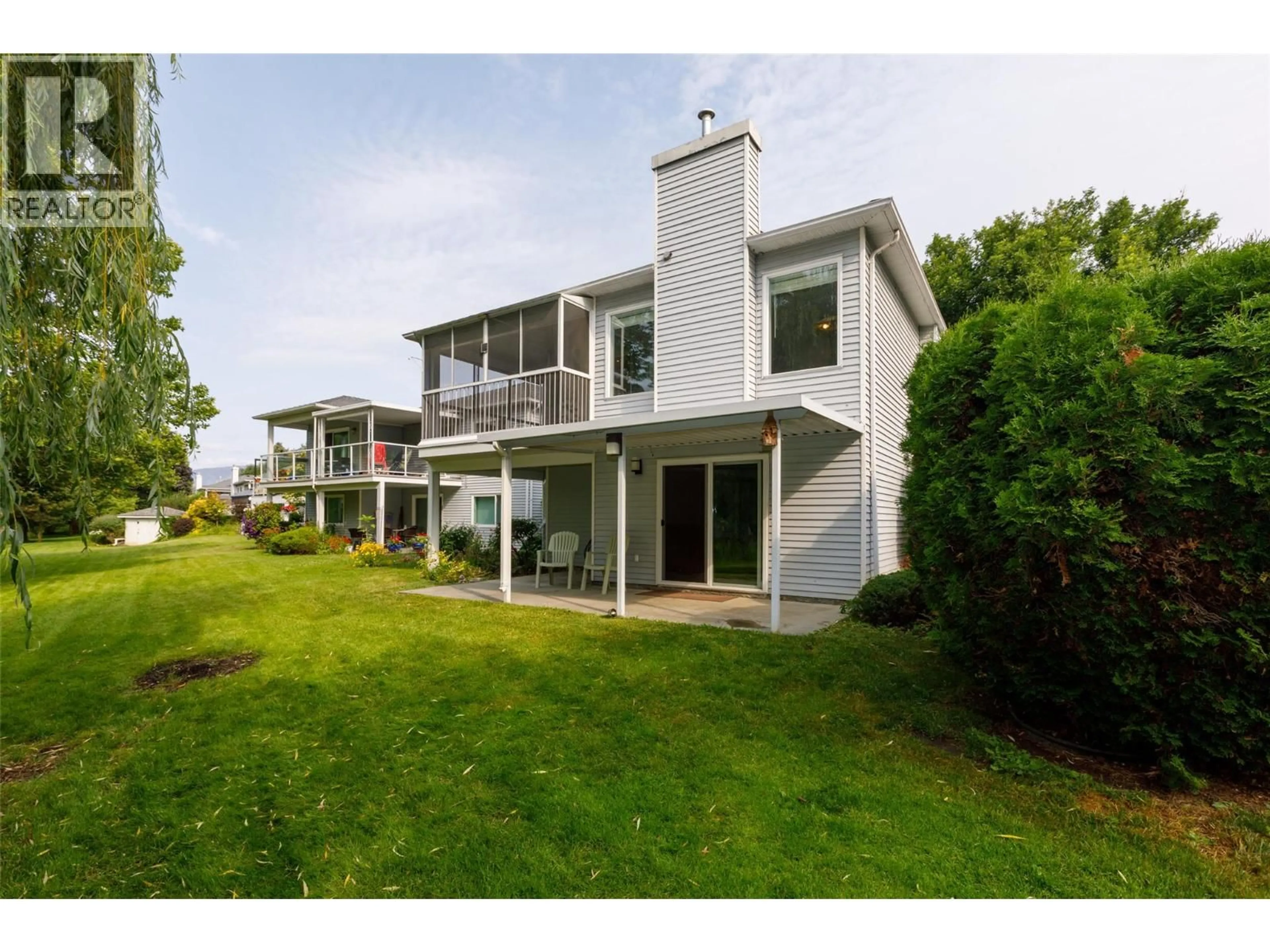 A pic from outside/outdoor area/front of a property/back of a property/a pic from drone, water/lake/river/ocean view for 60 - 1101 CAMERON AVENUE, Kelowna British Columbia V1Y8W1