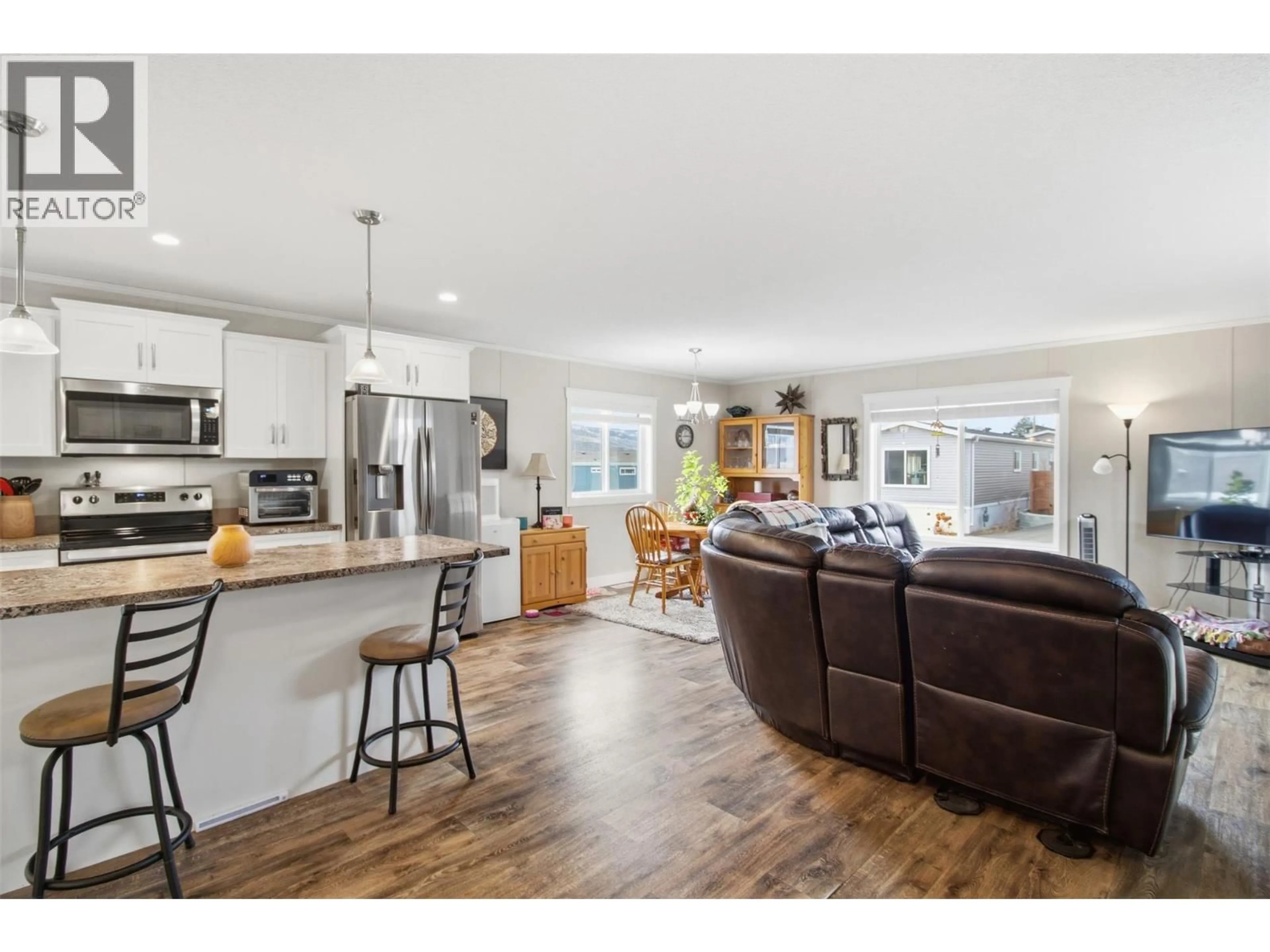 Open concept kitchen, unknown for 17 - 712 EAST SHUSWAP ROAD, Kamloops British Columbia V2H0C8