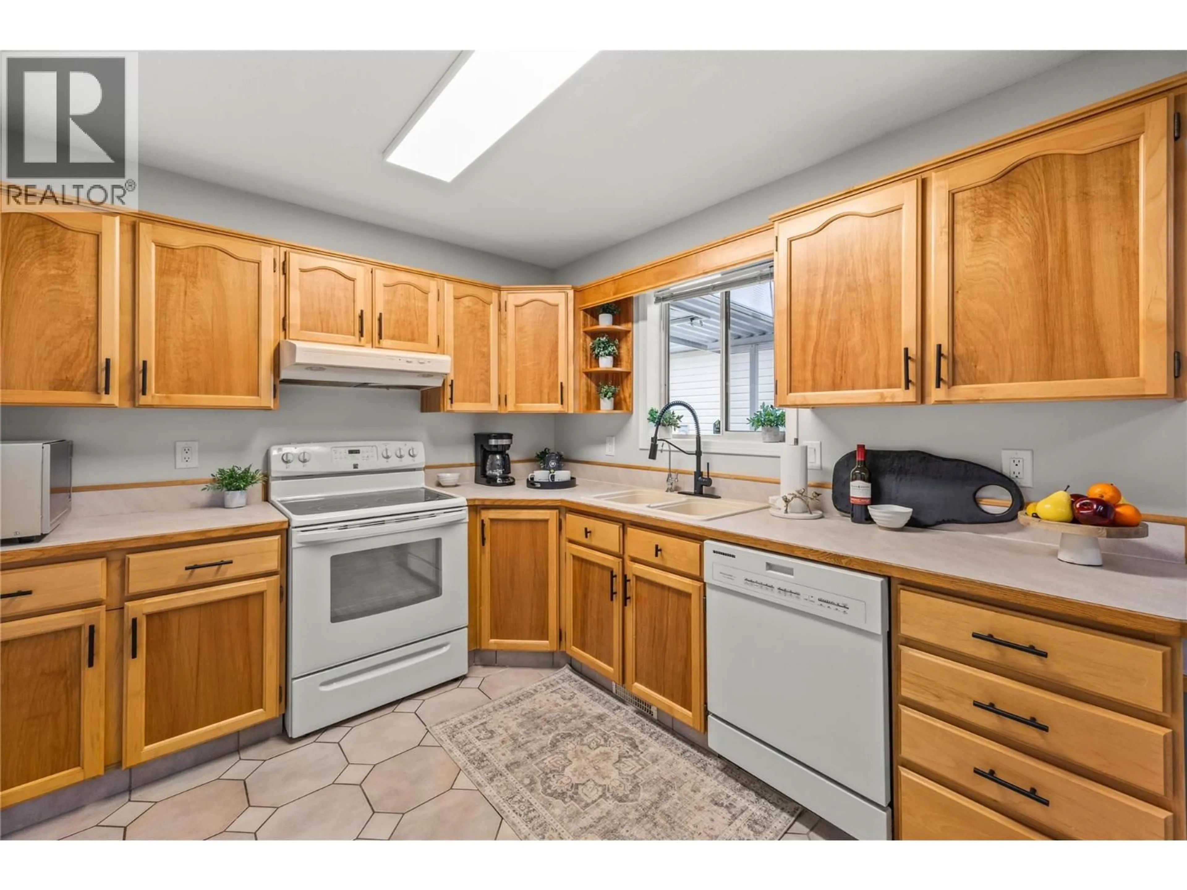 Standard kitchen, unknown for 23 - 3096 SOUTH MAIN STREET, Penticton British Columbia V2A8C1