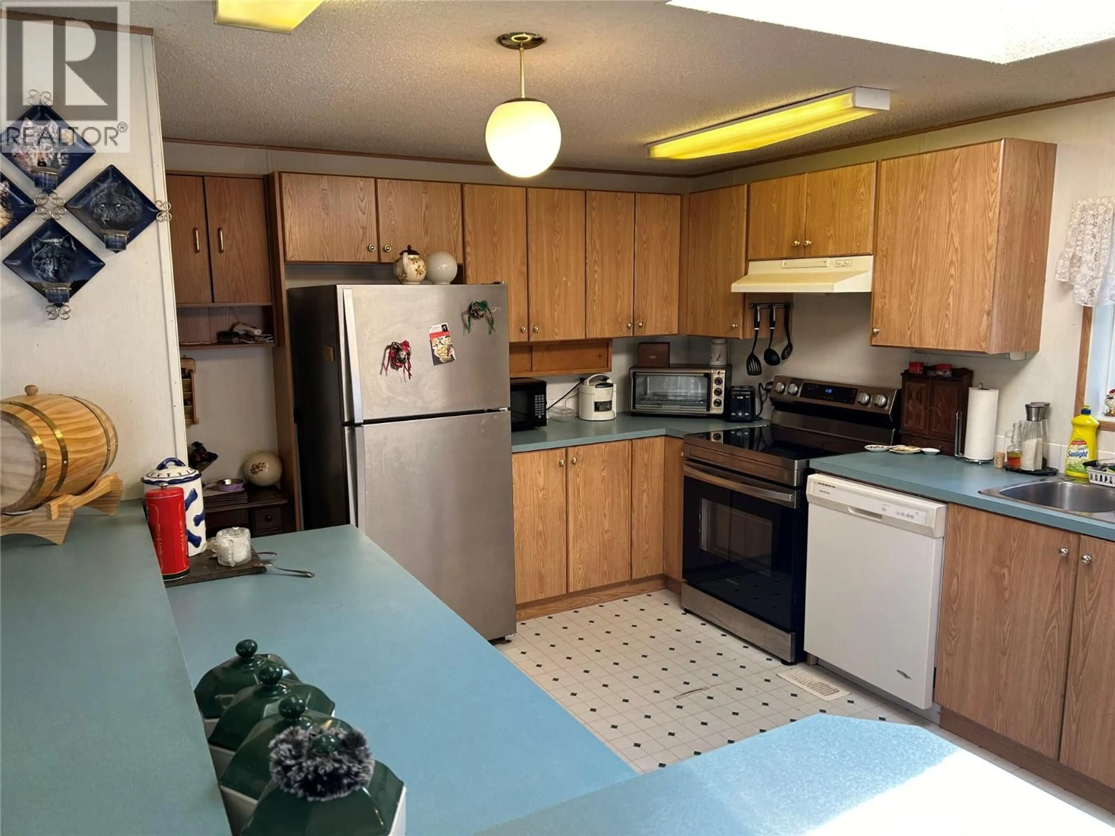 Standard kitchen, unknown for 2388 QUILCHENA AVENUE, Merritt British Columbia V1K1B8