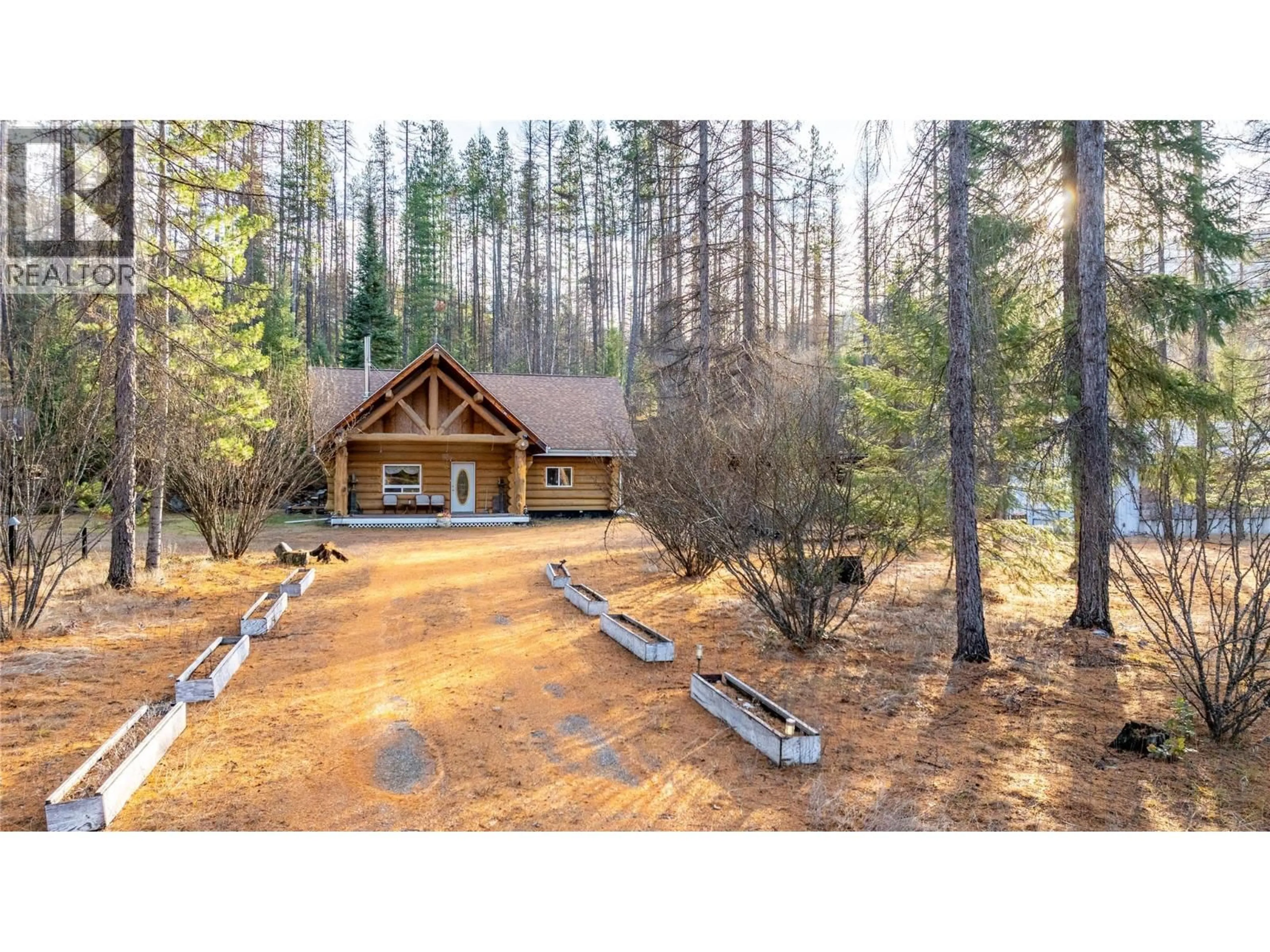 A pic from outside/outdoor area/front of a property/back of a property/a pic from drone, forest/trees view for 7349 MAJESTIC ROAD, Kingsgate British Columbia V0B1V1