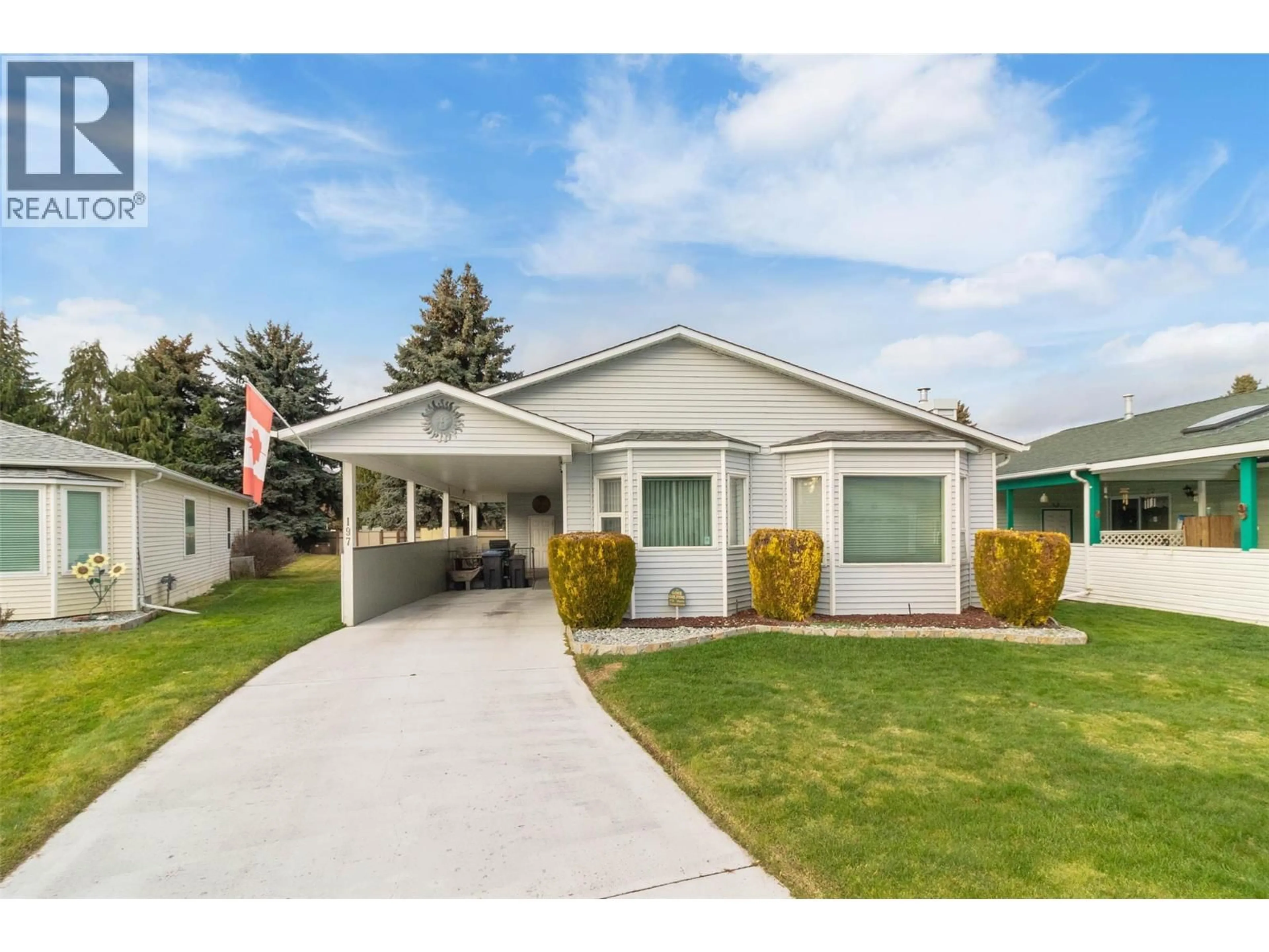 Home with vinyl exterior material, street for 197 - 1255 RAYMER AVENUE, Kelowna British Columbia V1W3S3