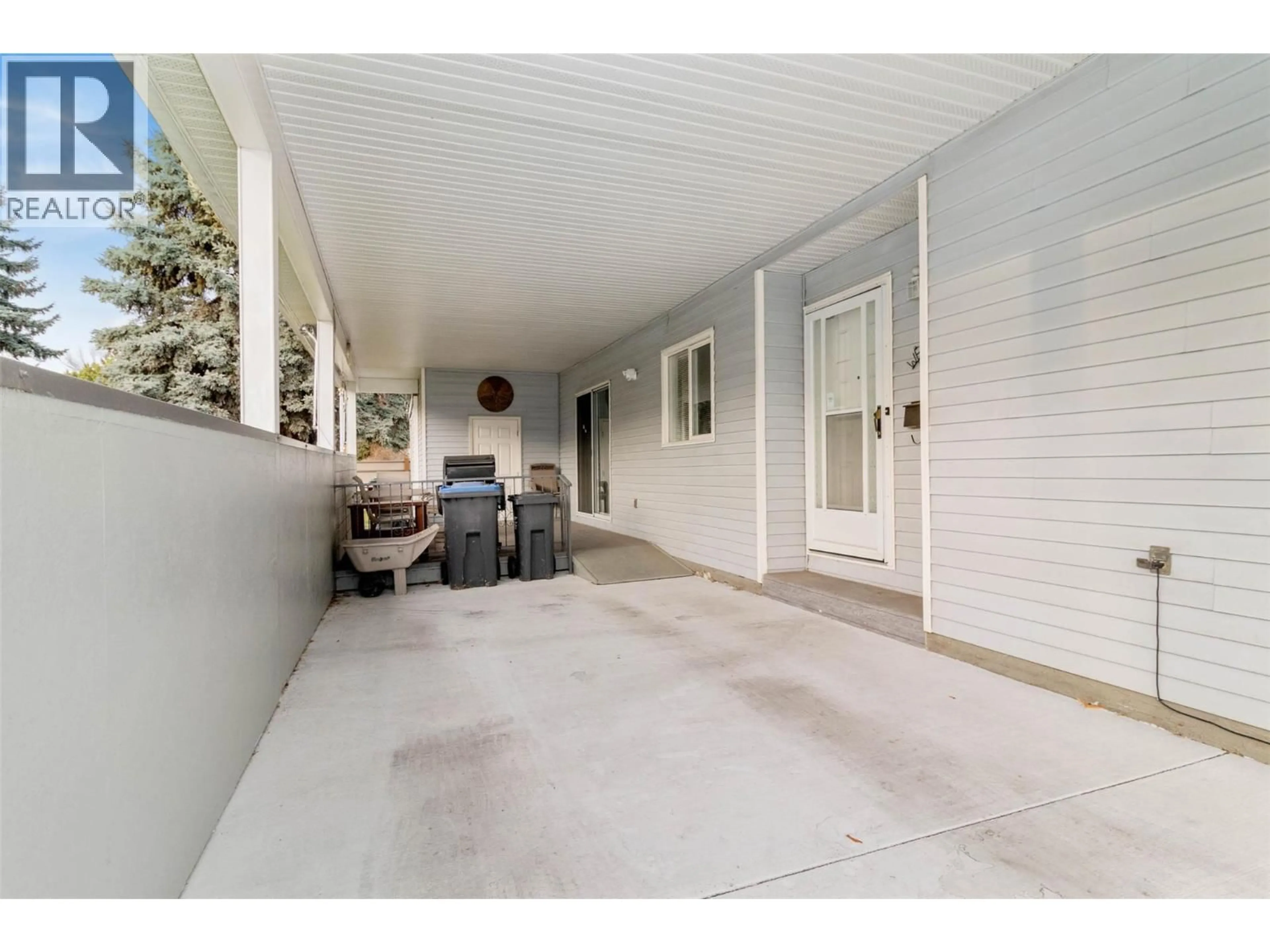 Patio, street for 197 - 1255 RAYMER AVENUE, Kelowna British Columbia V1W3S3