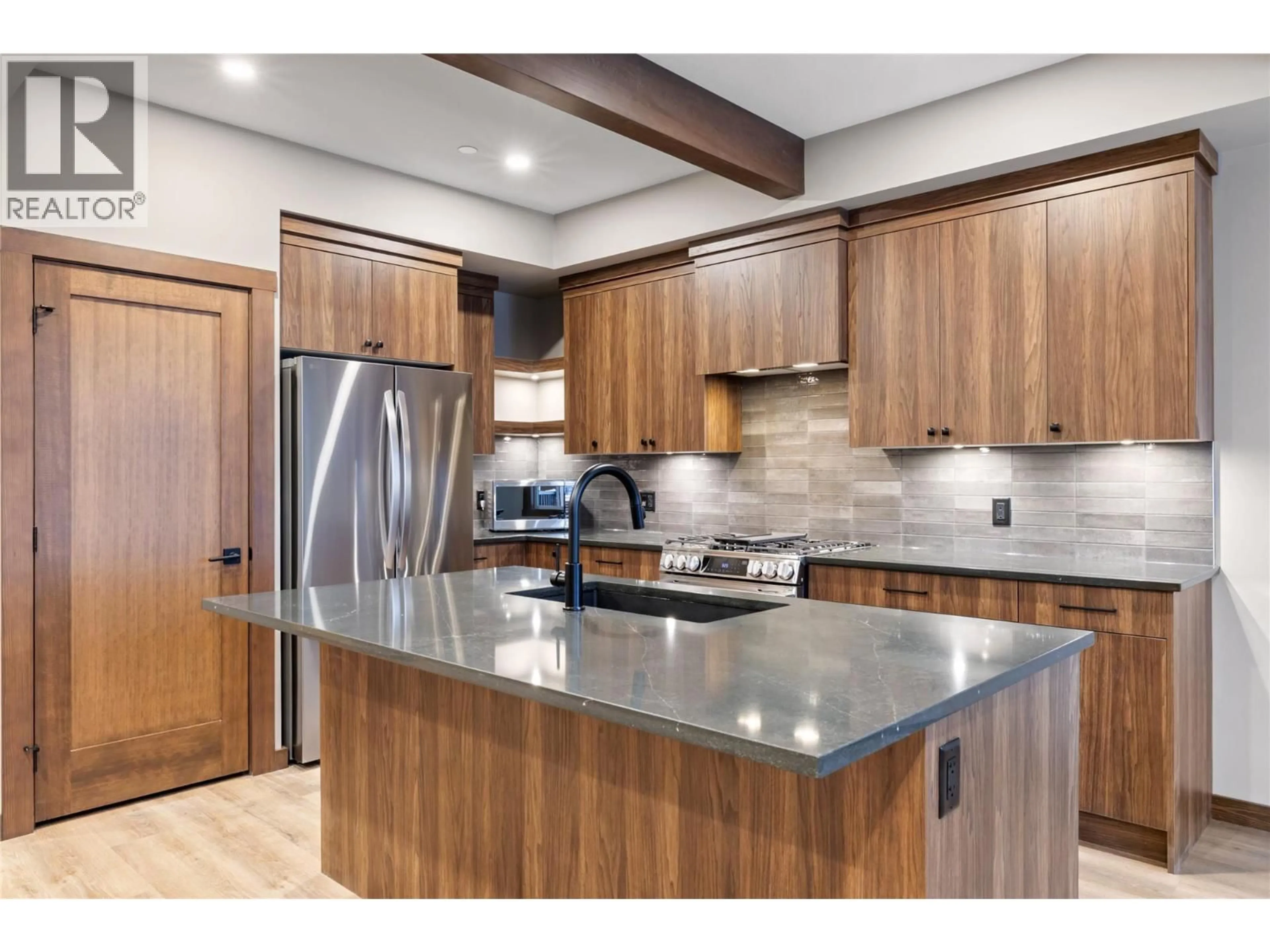Open concept kitchen, unknown for 88 - 255 FEATHERTOP WAY, Big White British Columbia V1P1T4
