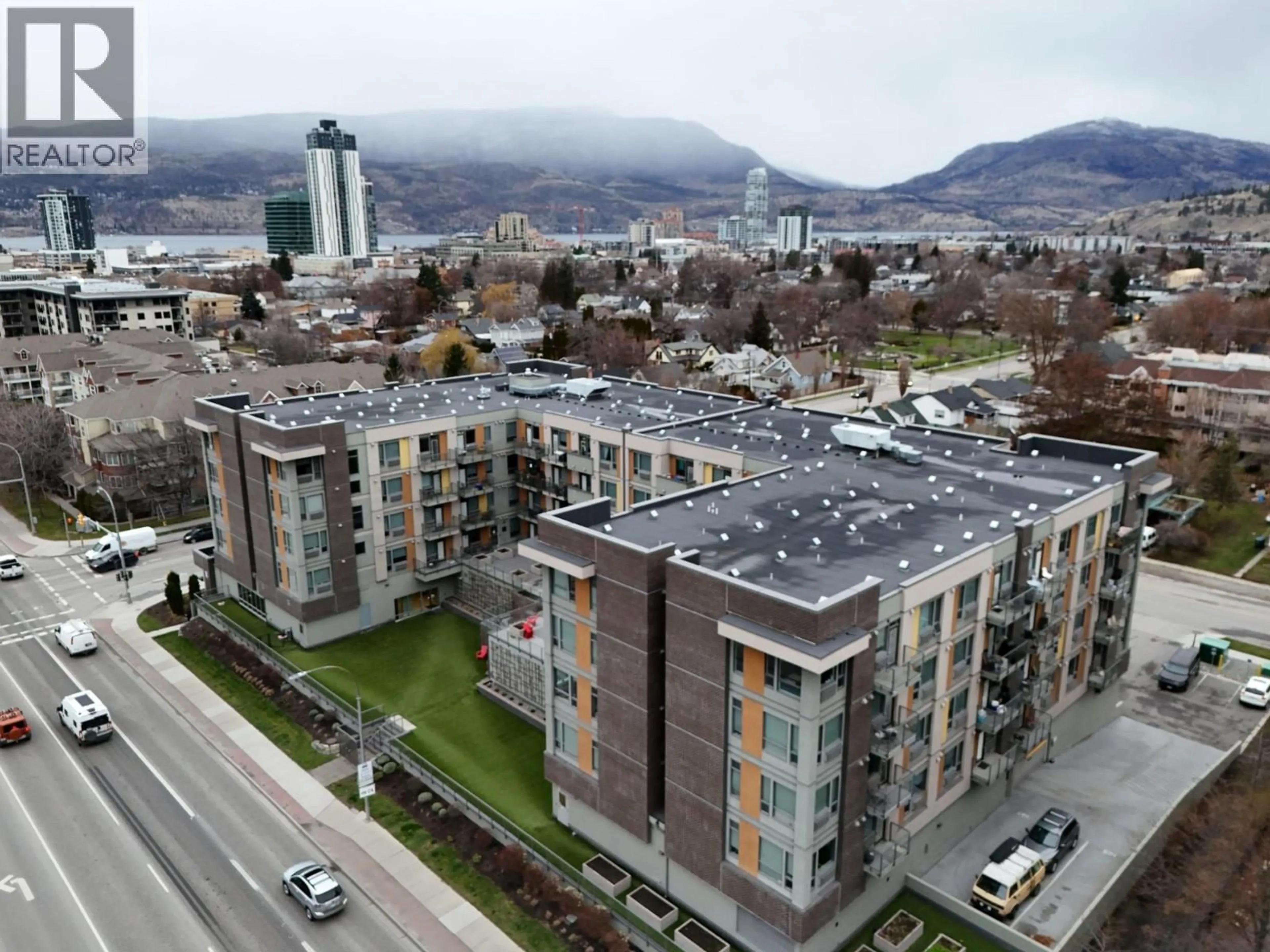 A pic from outside/outdoor area/front of a property/back of a property/a pic from drone, city buildings view from balcony for 407 - 925 LEON AVENUE, Kelowna British Columbia V1Y0E5