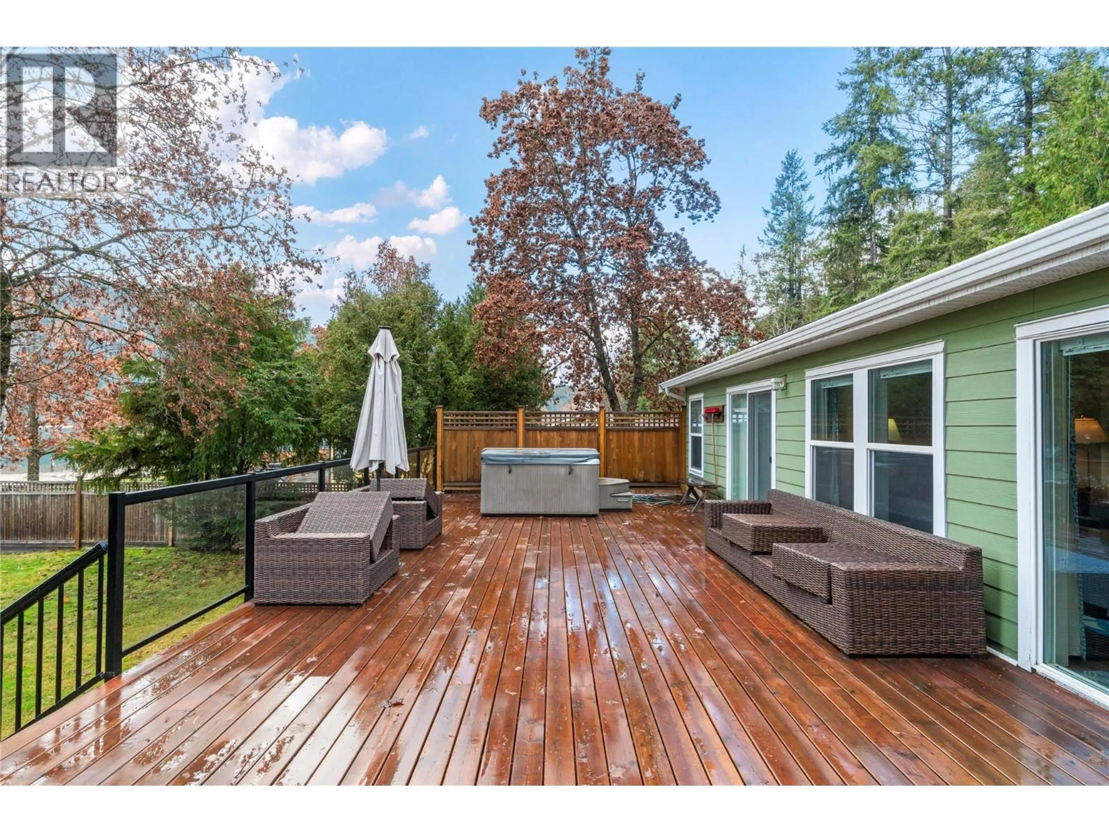 Patio, unknown for 405 97A HIGHWAY, Sicamous British Columbia V0E2V1