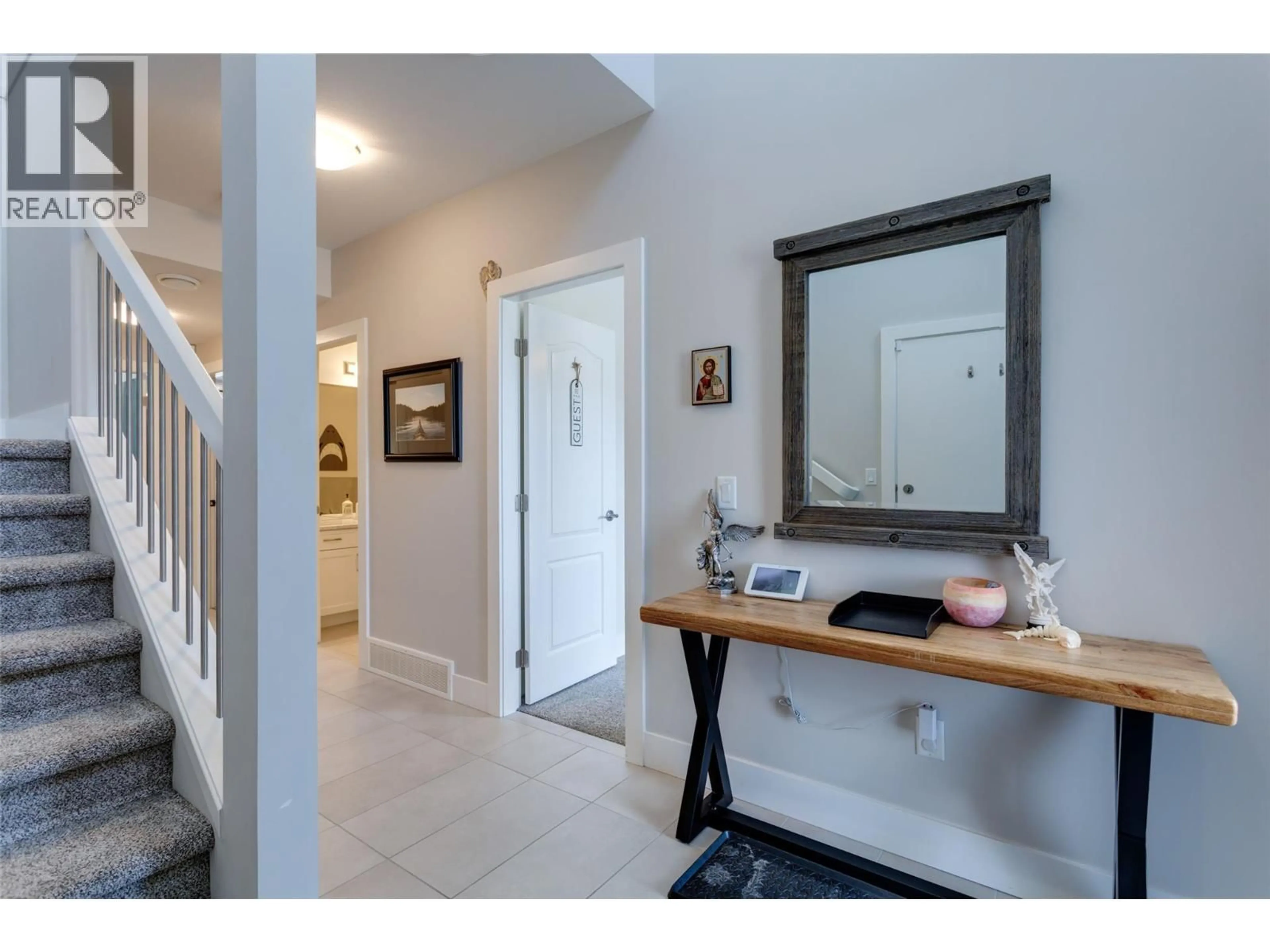 Indoor entryway for 3411 WATER BIRCH CIRCLE CIRCLE, Kelowna British Columbia V1V3G1