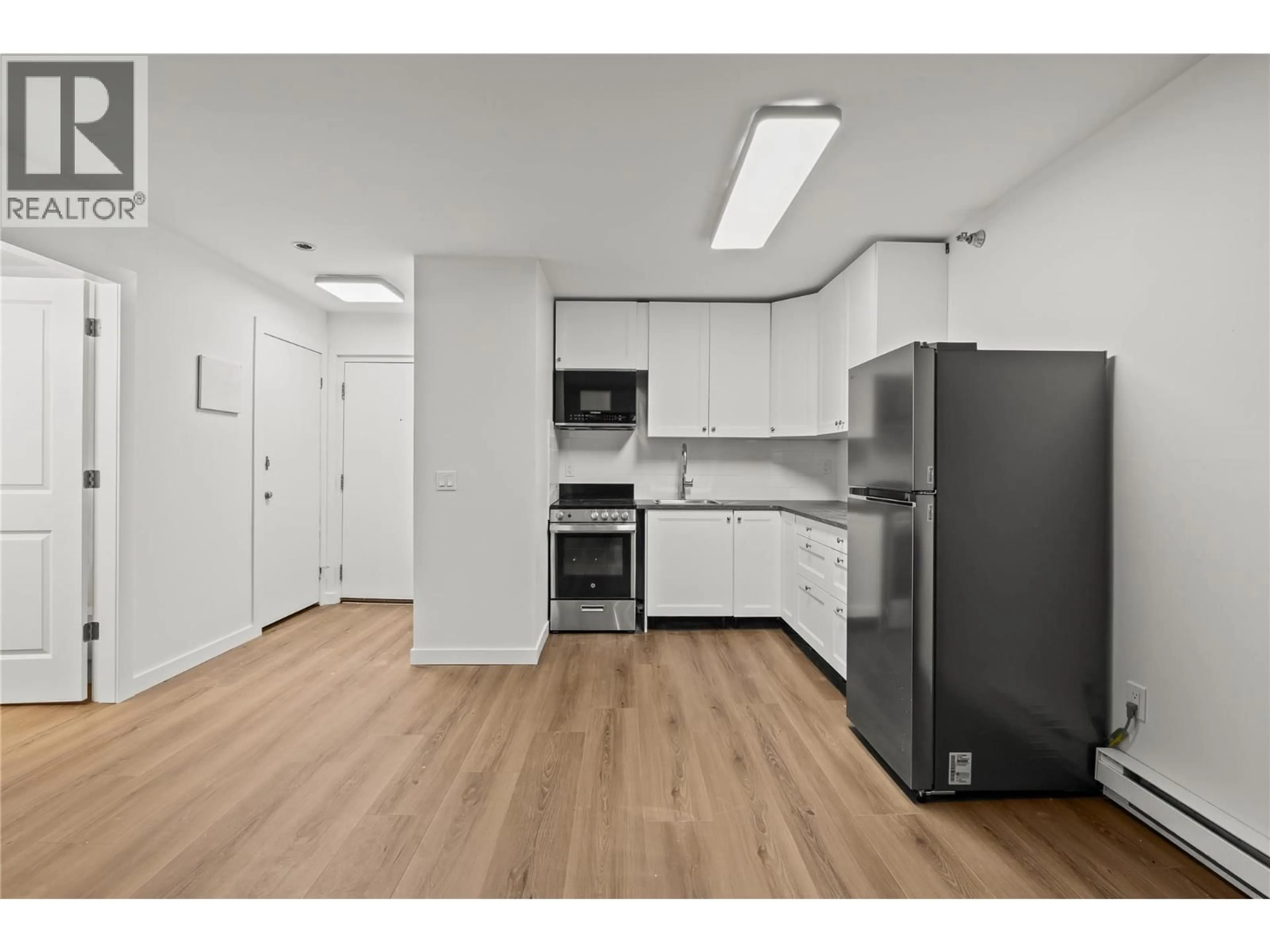 Standard kitchen, unknown for 327 - 20 KETTLEVIEW ROAD, Big White British Columbia V1Y4C9