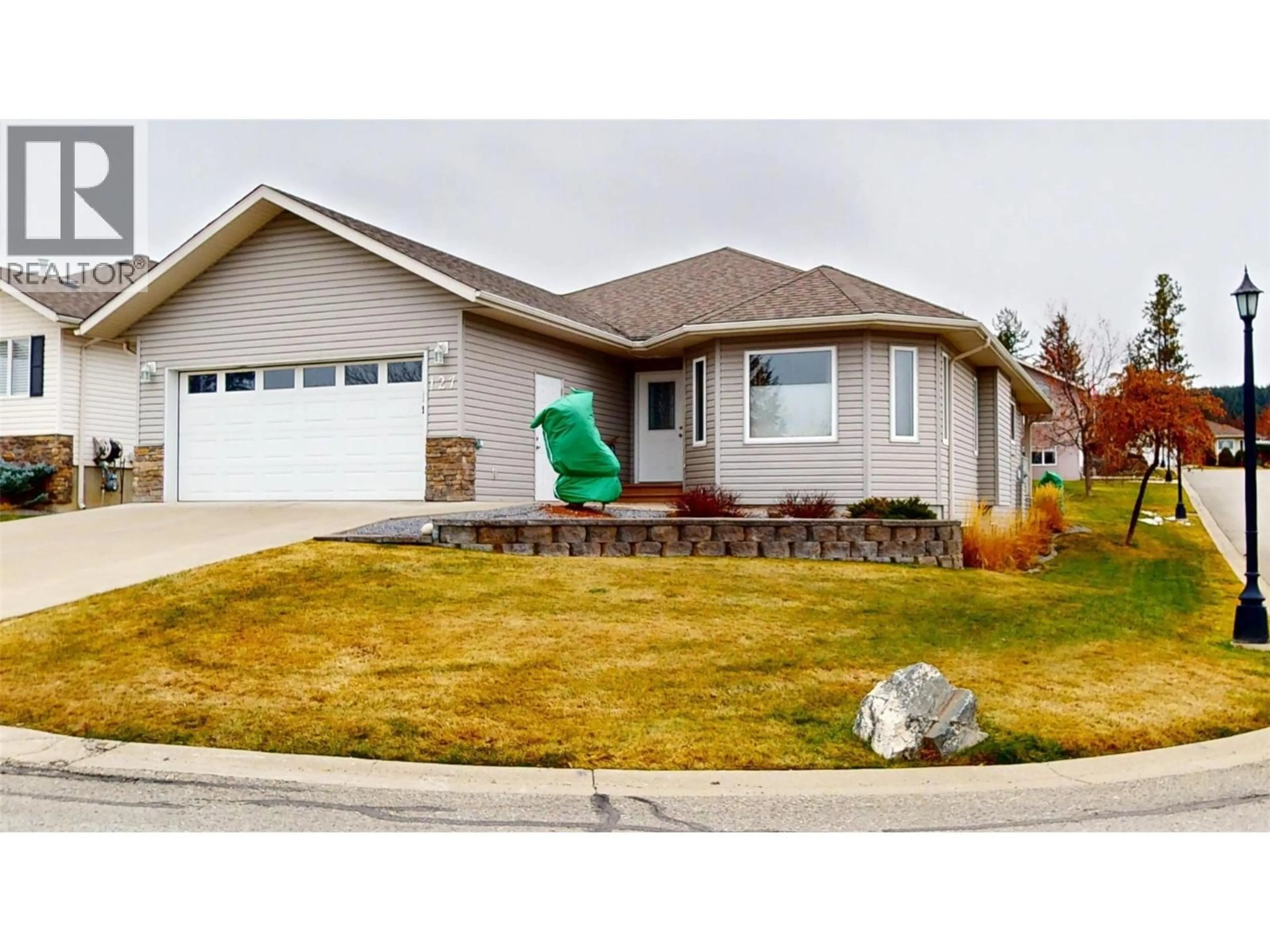 Home with vinyl exterior material, street for 127 - 2100 13TH STREET SOUTH, Cranbrook British Columbia V1C7J5