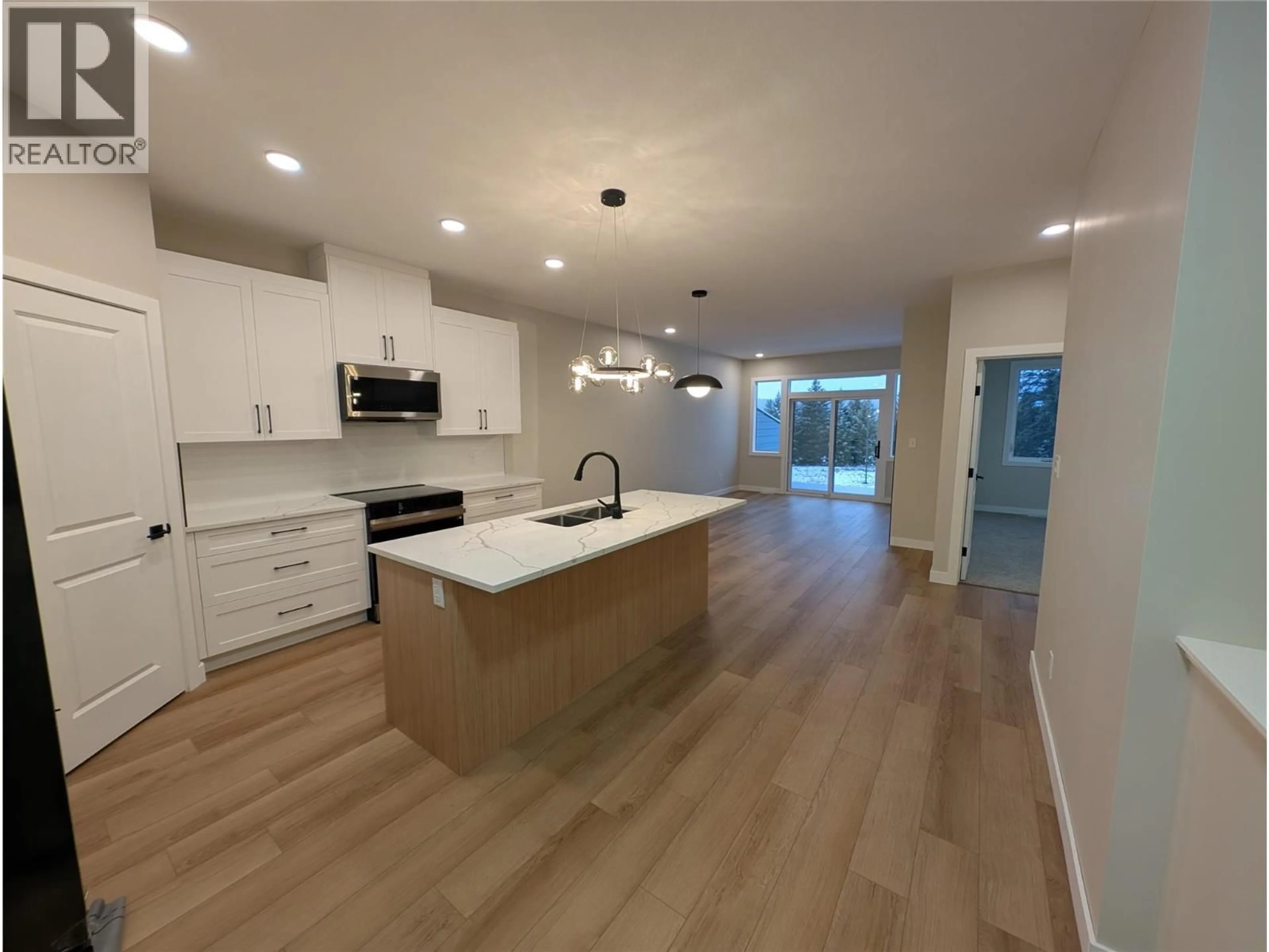 Open concept kitchen, unknown for 7114 MORGAN LANE, Radium Hot Springs British Columbia V0A1M0