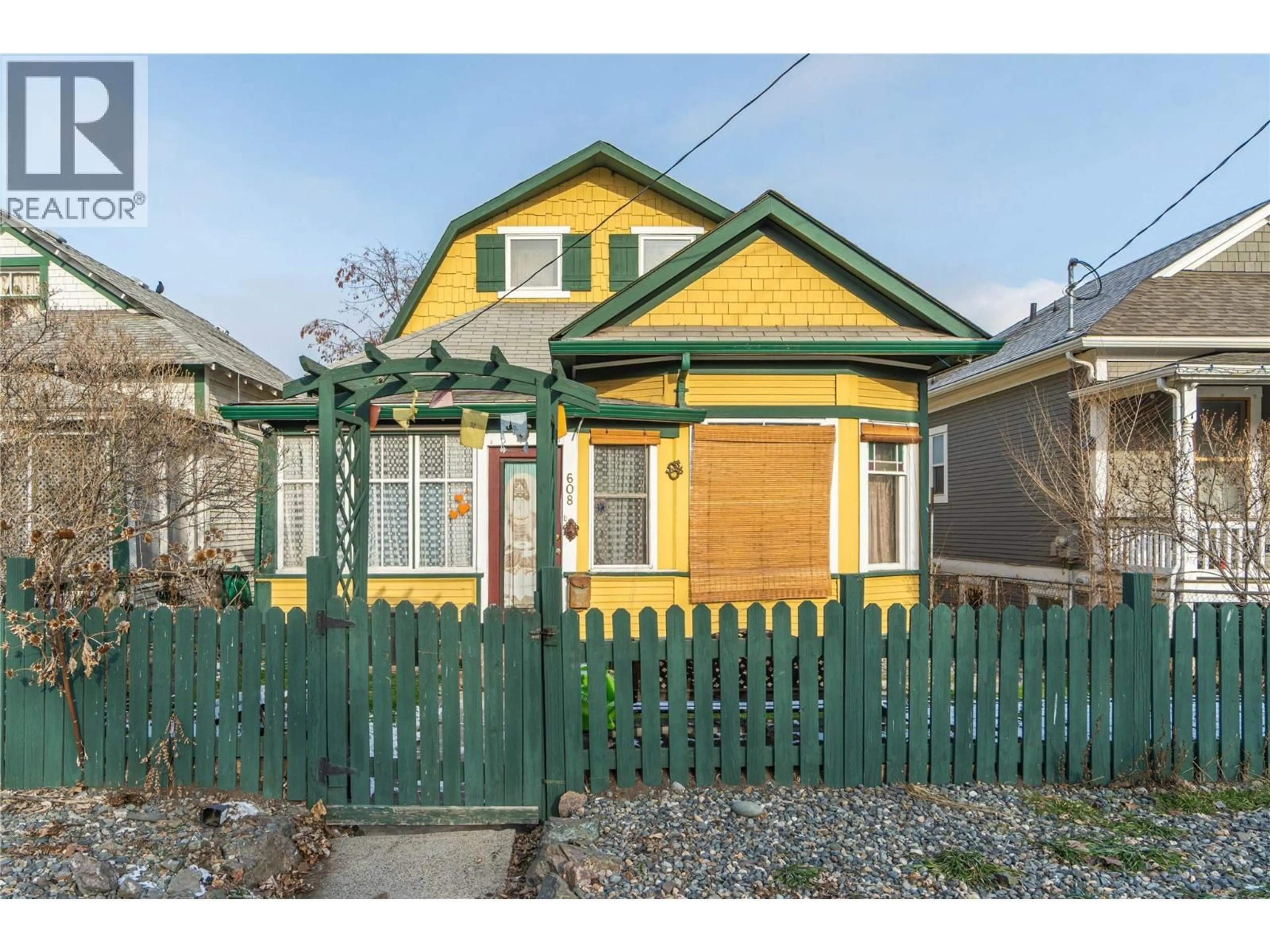 Home with vinyl exterior material, street for 608 ST PAUL STREET, Kamloops British Columbia V2C2K2