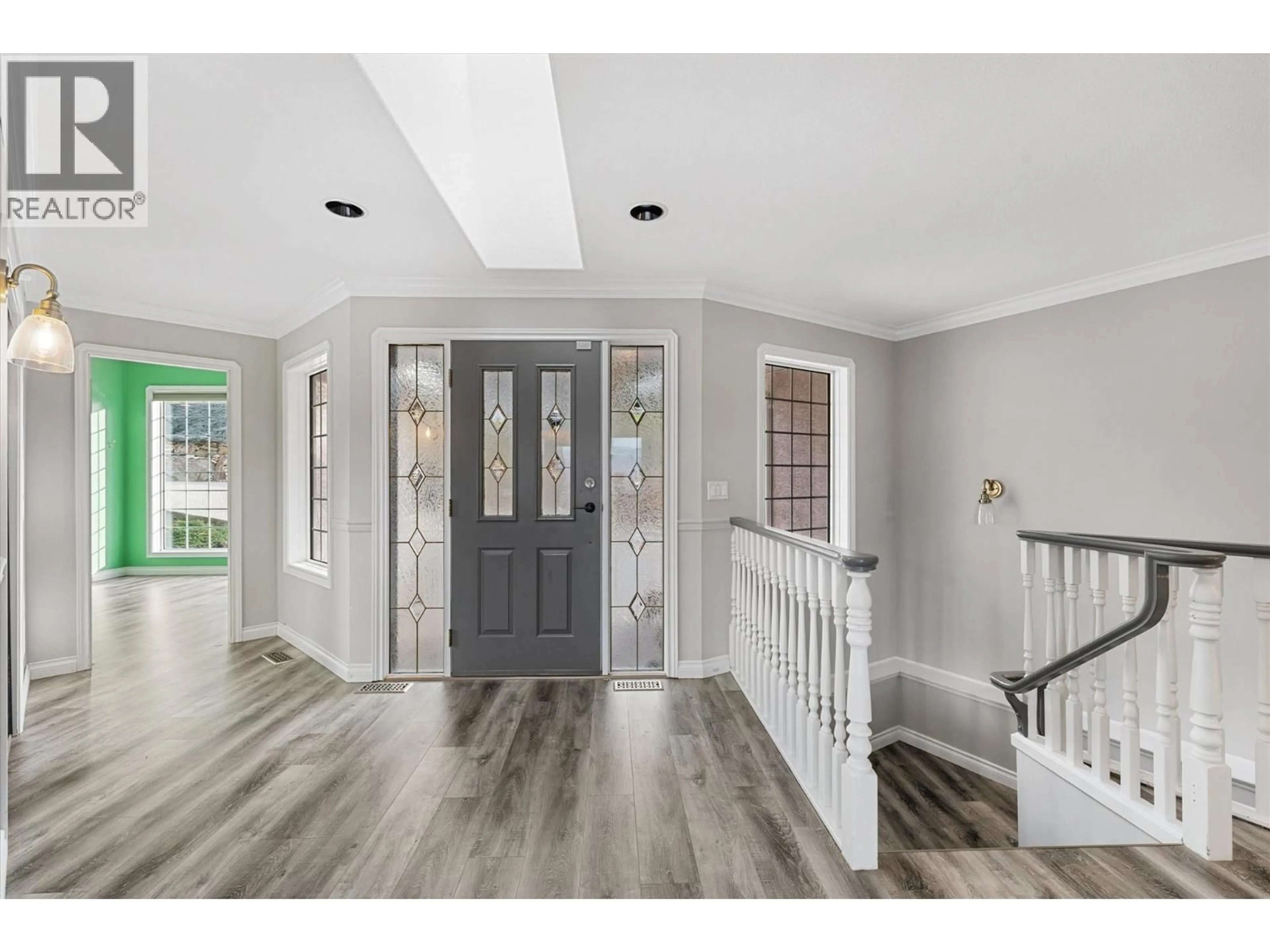 Indoor entryway for 1180 RAY ROAD, Kelowna British Columbia V1X6R5