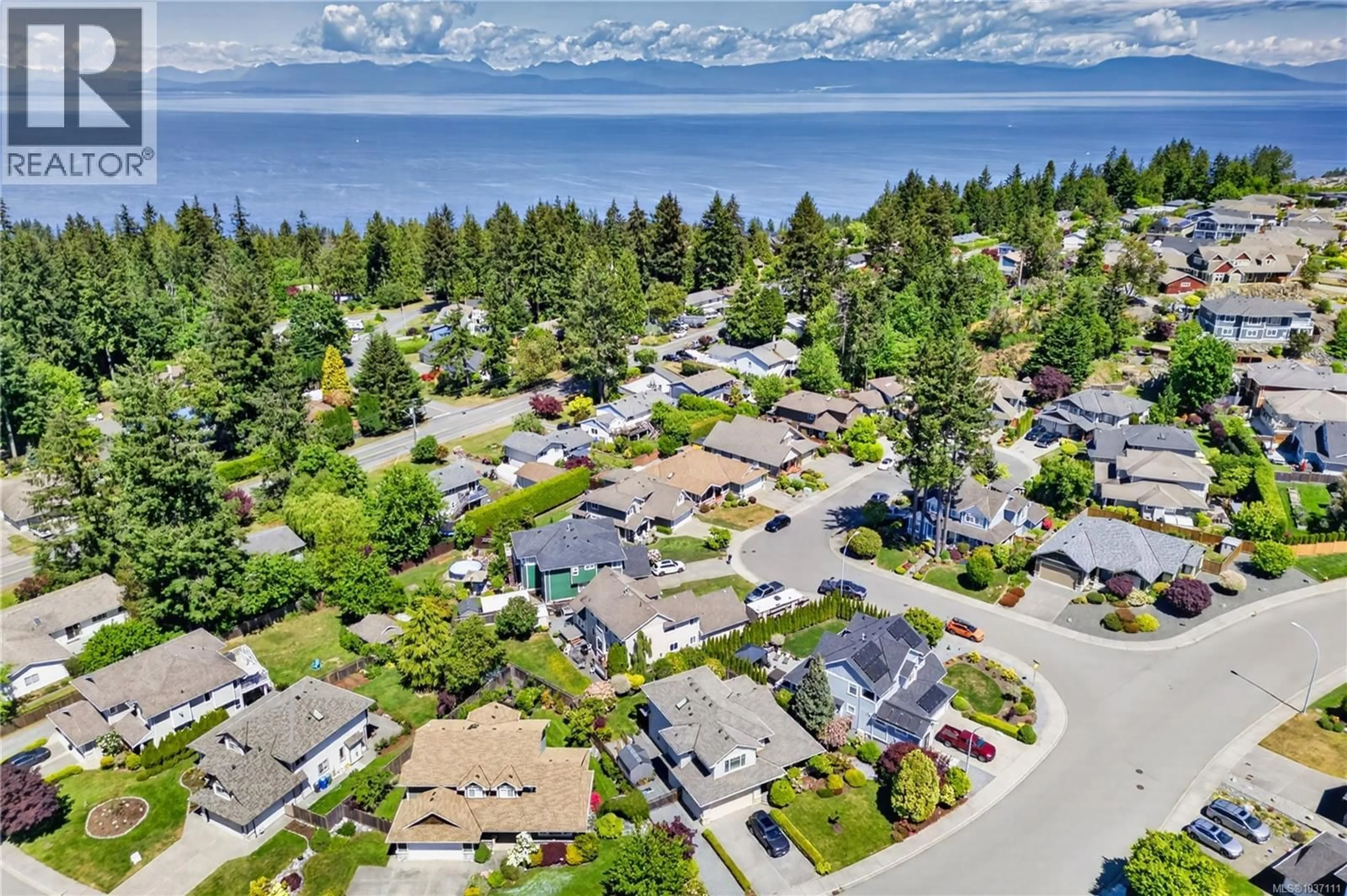 A pic from outside/outdoor area/front of a property/back of a property/a pic from drone, water/lake/river/ocean view for 5547 SUNRIDGE PLACE, Nanaimo British Columbia V9T6P5