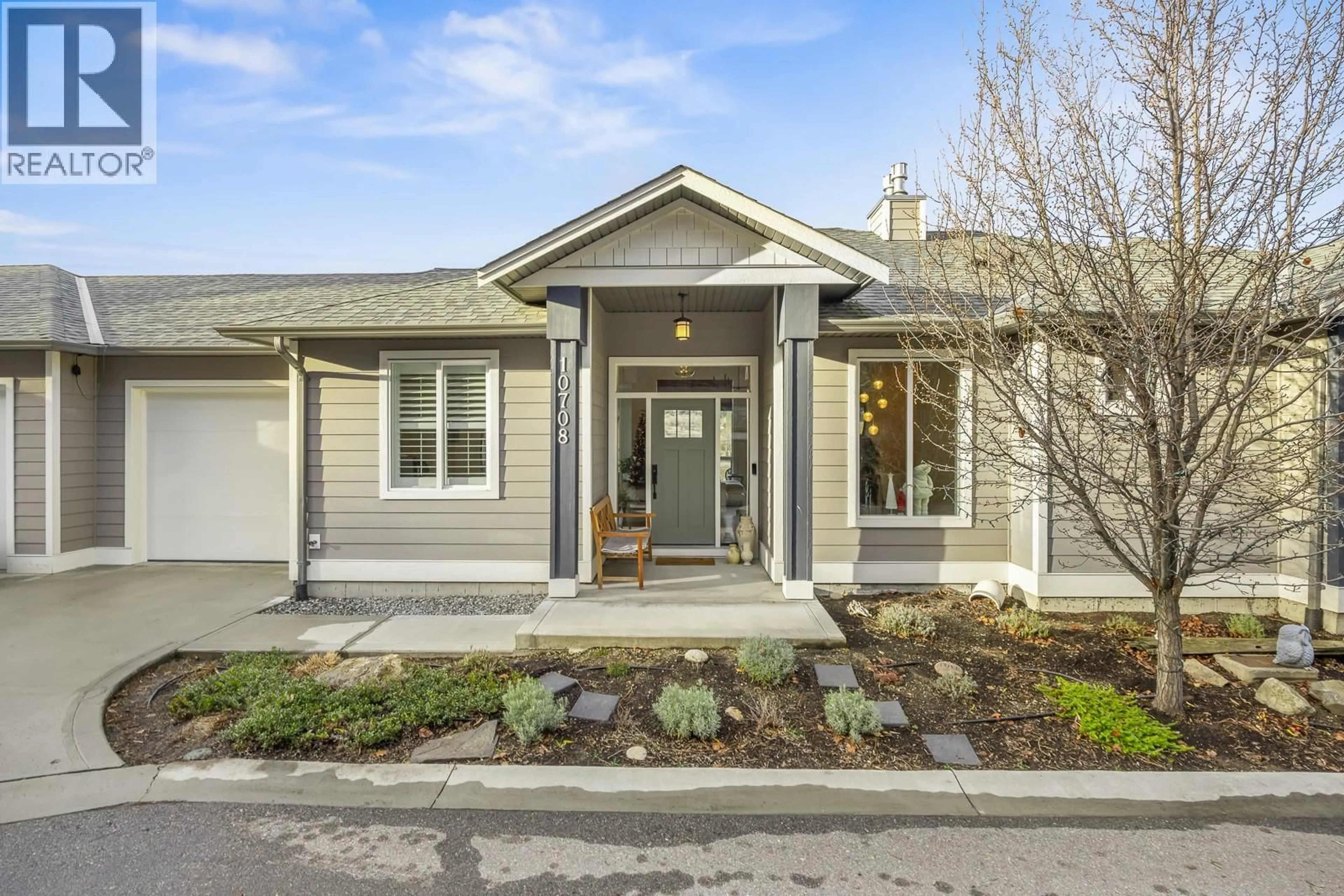 Home with vinyl exterior material, street for 10708 QUAIL ROAD, Lake Country British Columbia V4V1W4