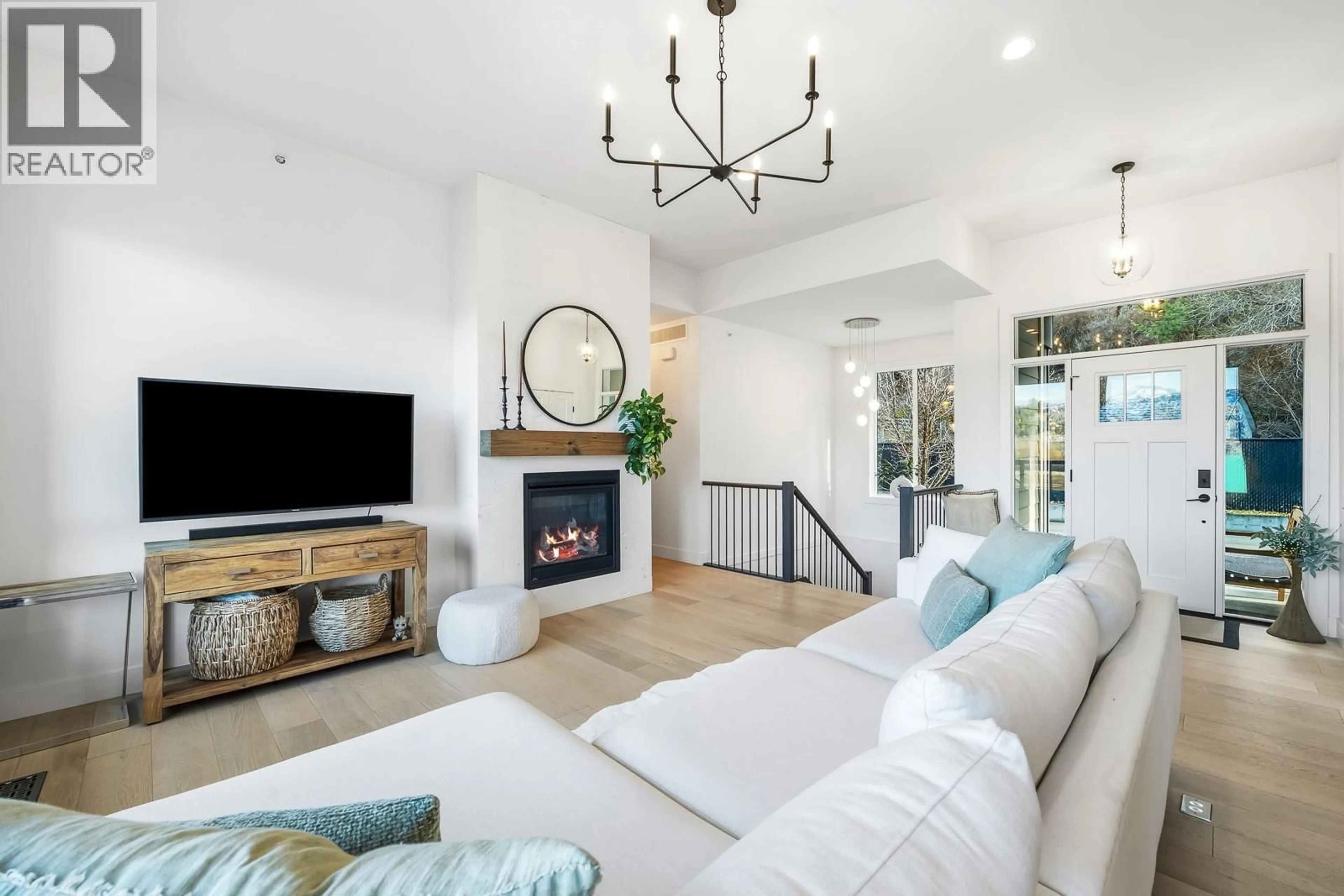 Living room with furniture, unknown for 10708 QUAIL ROAD, Lake Country British Columbia V4V1W4