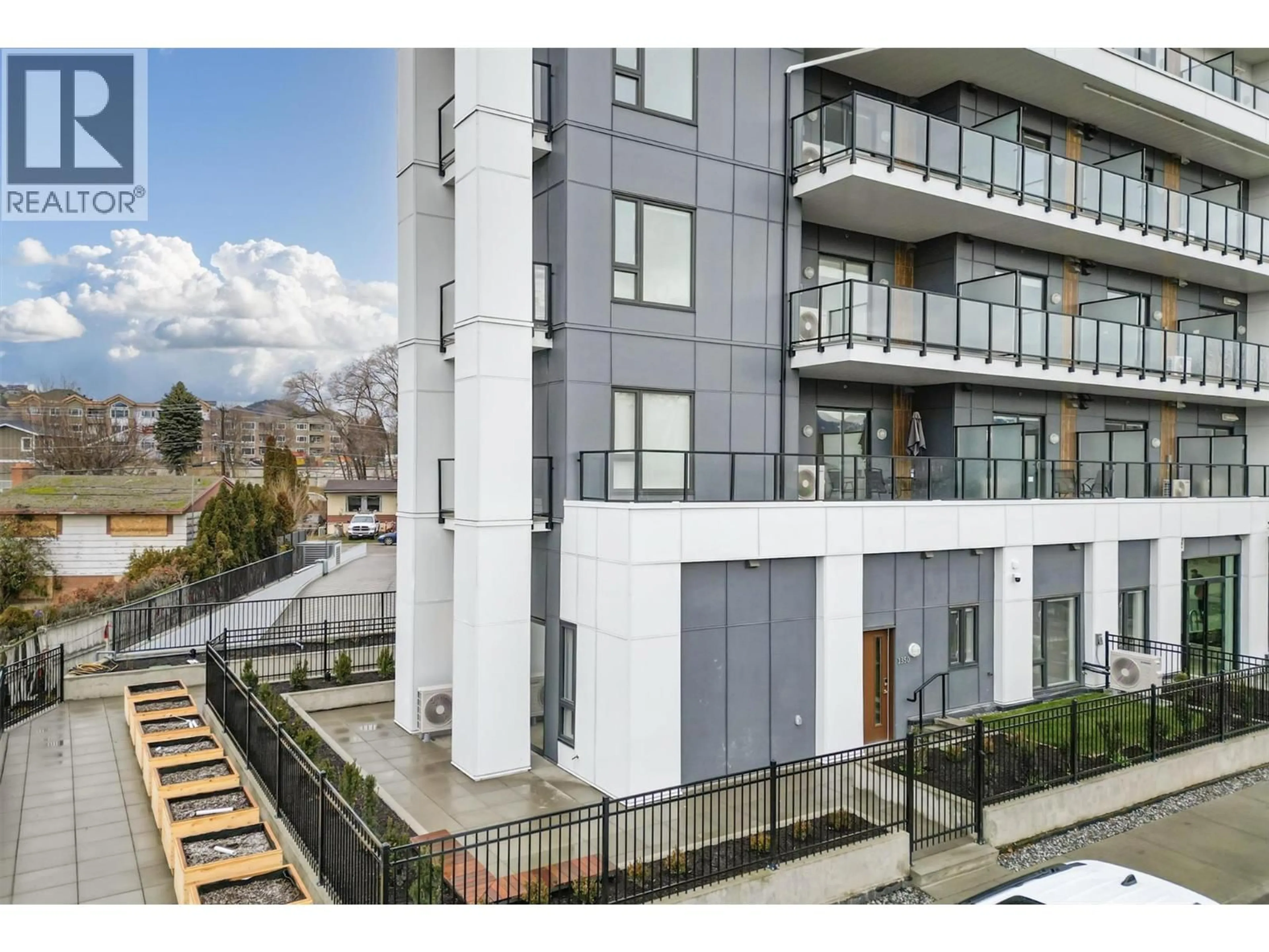 A pic from outside/outdoor area/front of a property/back of a property/a pic from drone, unknown for 1350 PRIDHAM AVENUE, Kelowna British Columbia V1Y0P7