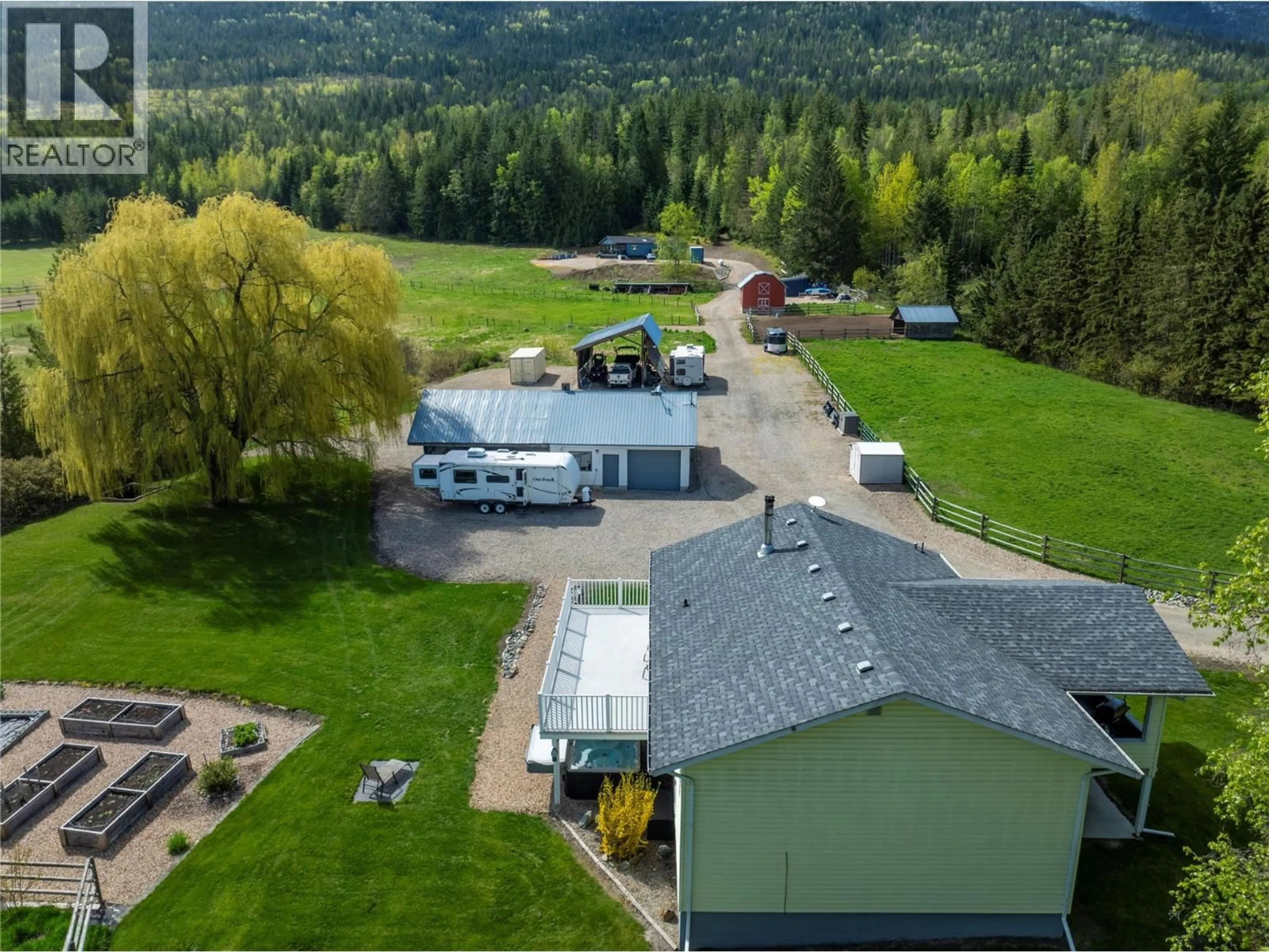 A pic from outside/outdoor area/front of a property/back of a property/a pic from drone, mountain view for 1706 TAYLOR ROAD, Sorrento British Columbia V0E2W1