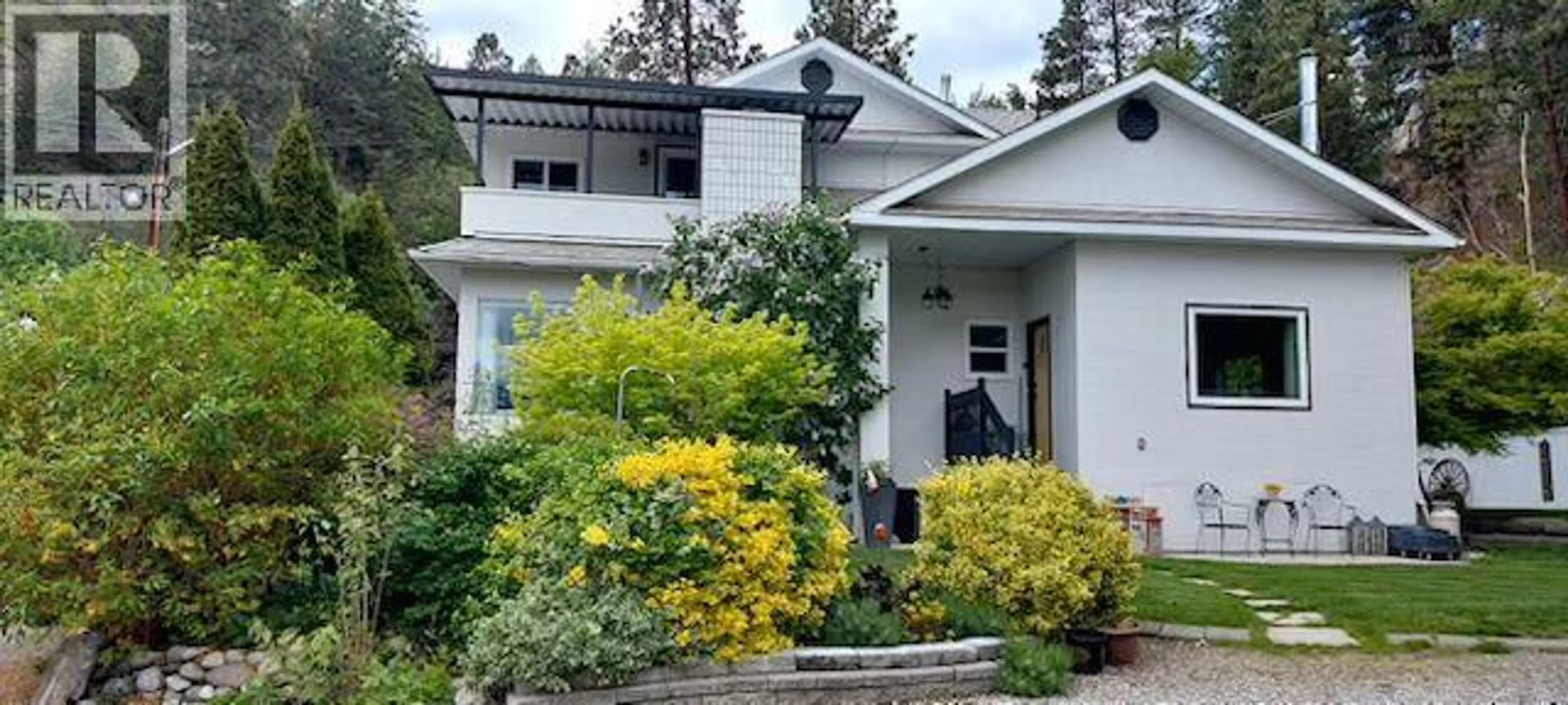 Home with vinyl exterior material, street for 5706 BUTLER STREET, Summerland British Columbia V0H1Z1