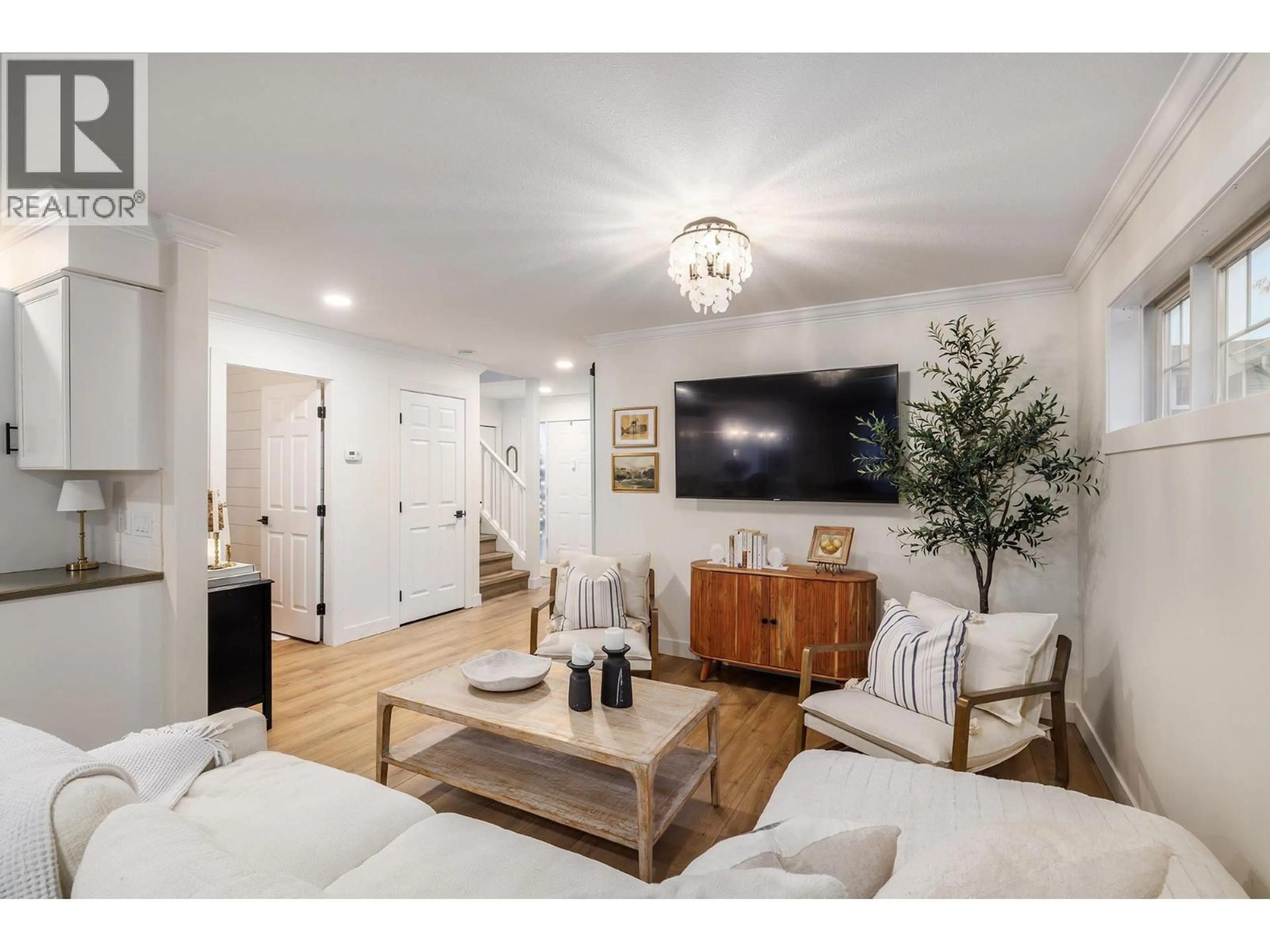 Living room with furniture, unknown for 413 - 665 COOK ROAD, Kelowna British Columbia V1W4T4