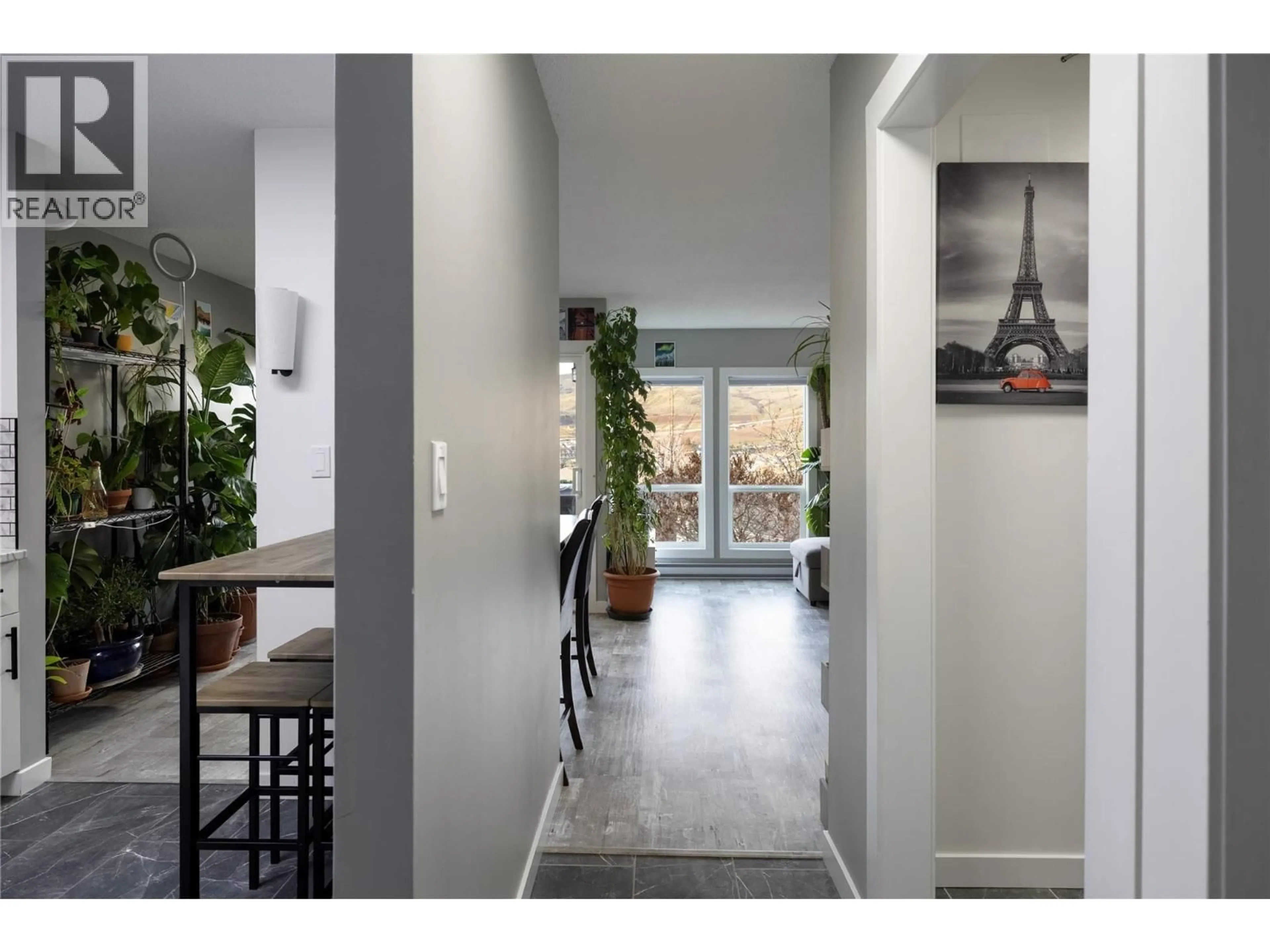 Indoor entryway for 1 - 2200 40 STREET, Vernon British Columbia V1T7P2