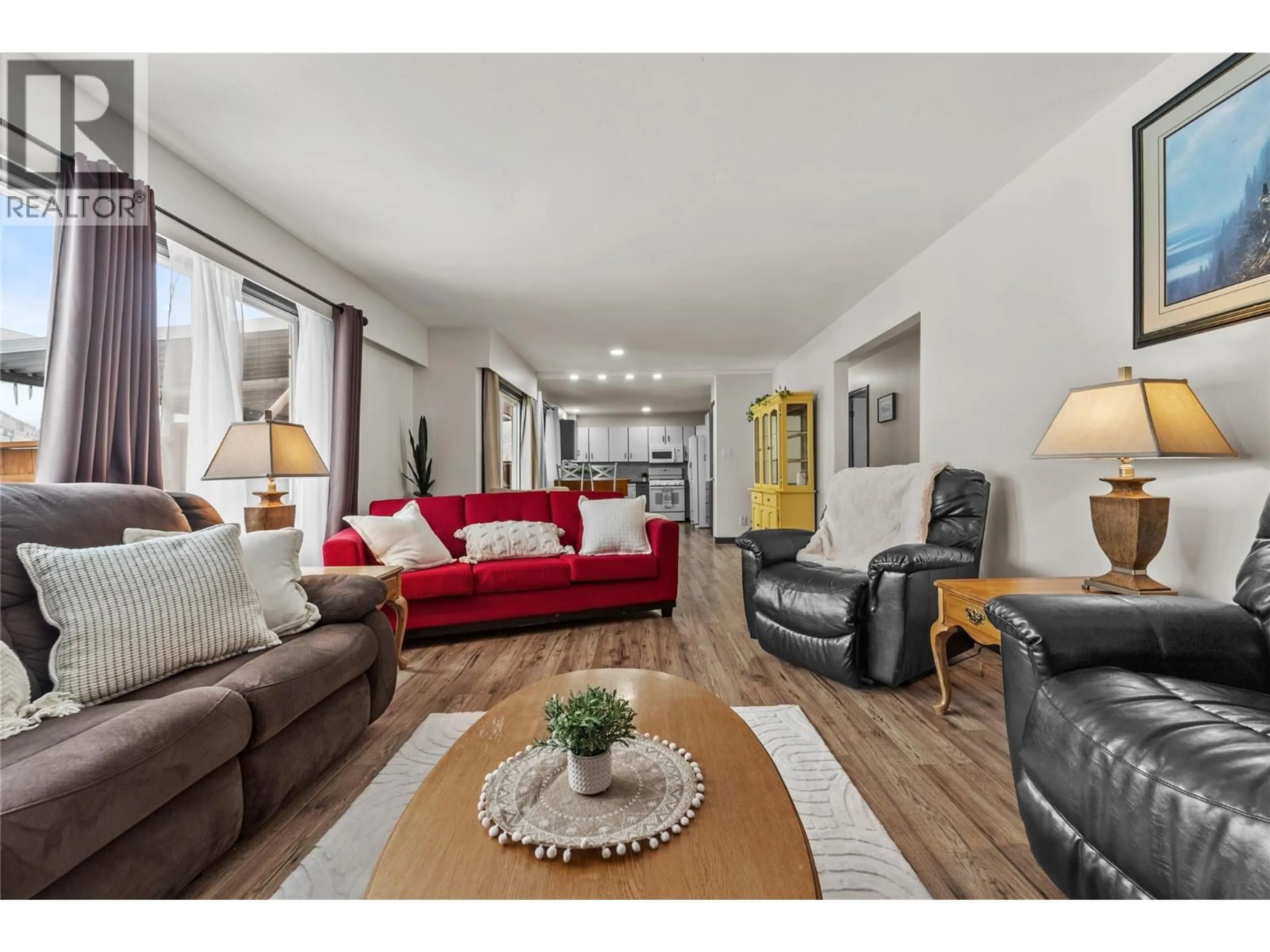 Living room with furniture, unknown for 1572 VALLEYVIEW DRIVE, Cache Creek British Columbia V0K1H0