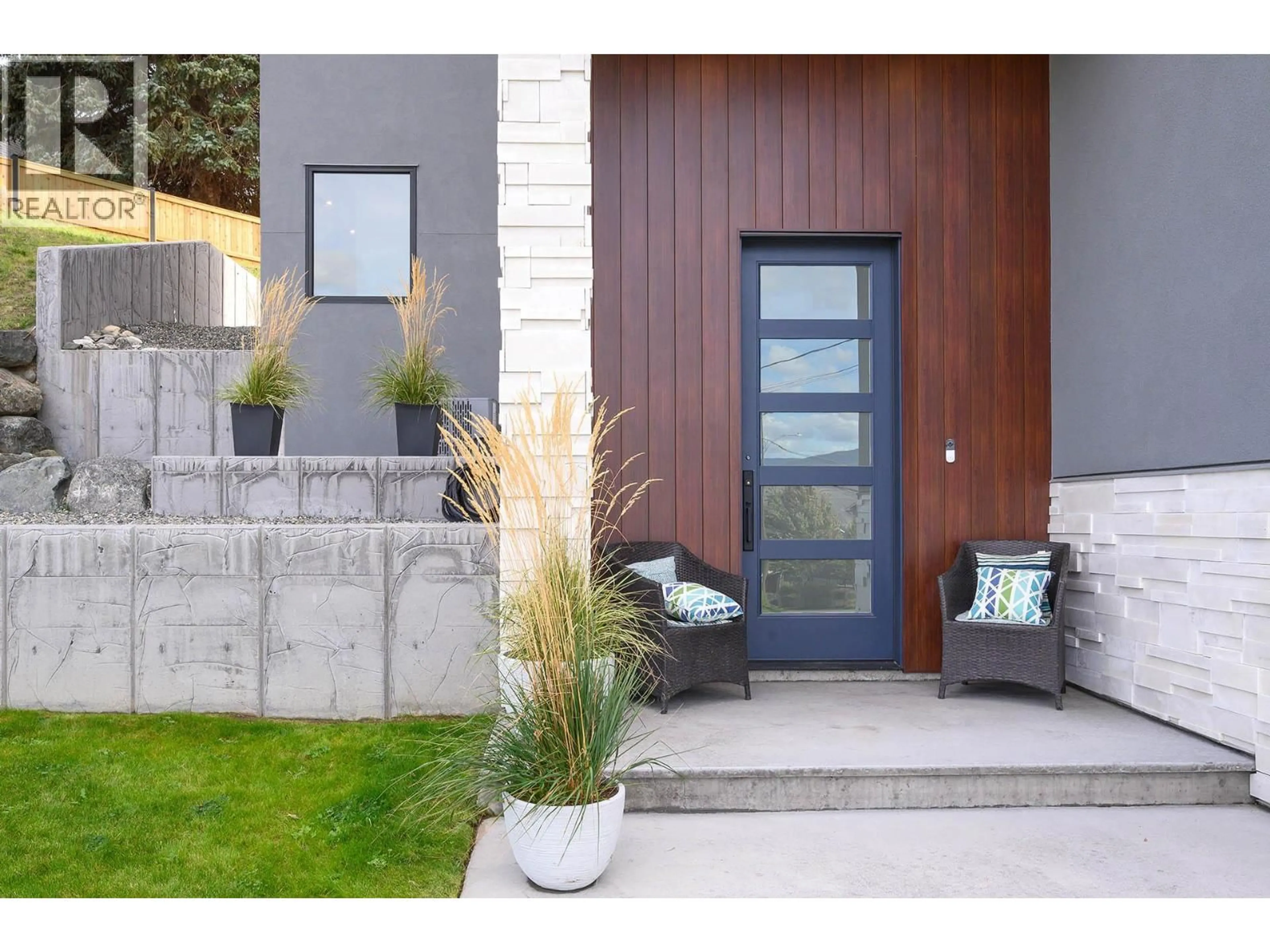 Indoor entryway for 887 FERNIE ROAD, Kamloops British Columbia V2C1B4
