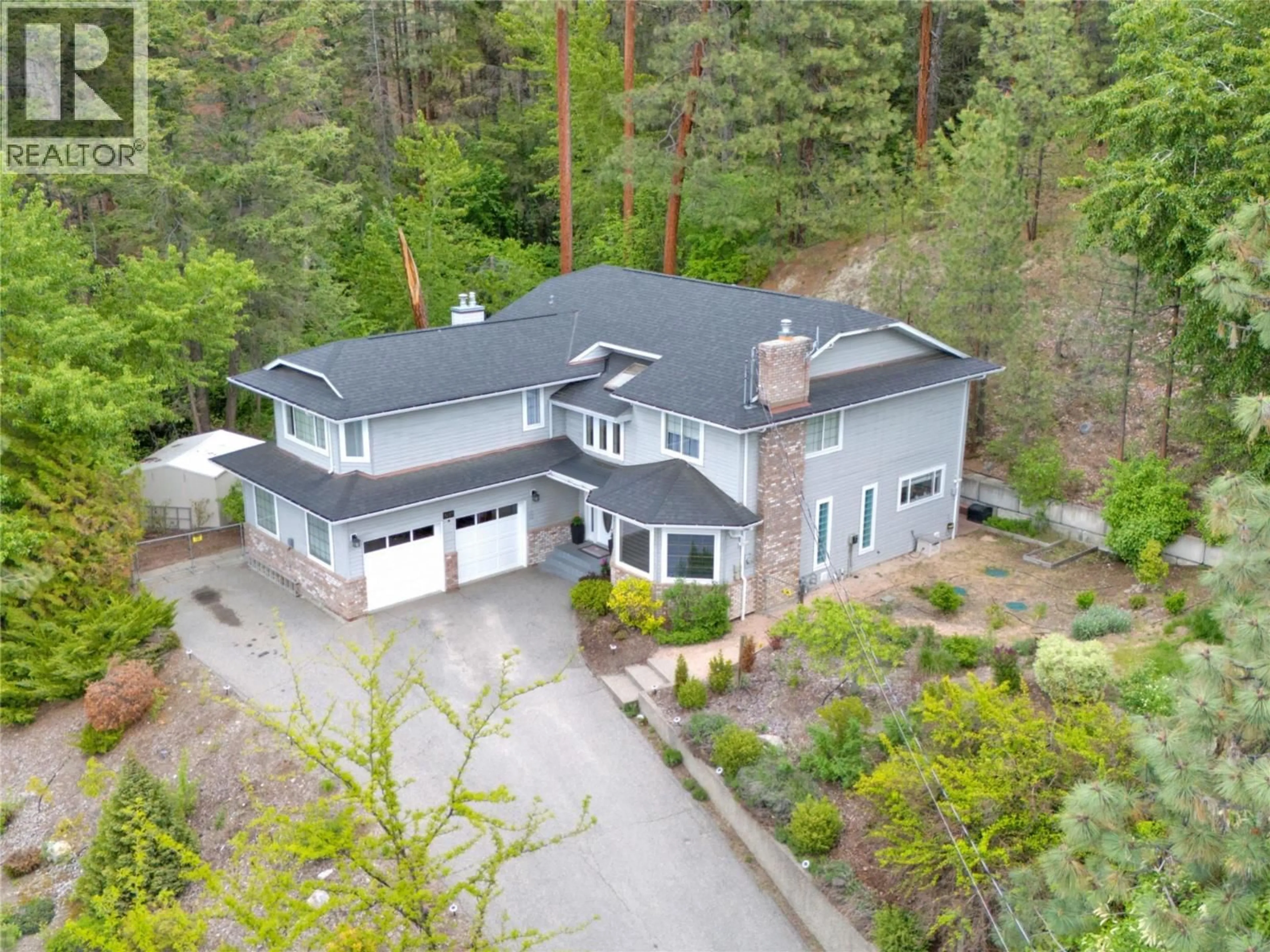 A pic from outside/outdoor area/front of a property/back of a property/a pic from drone, unknown for 3257 JUNIPER DRIVE, Naramata British Columbia V0H1N1