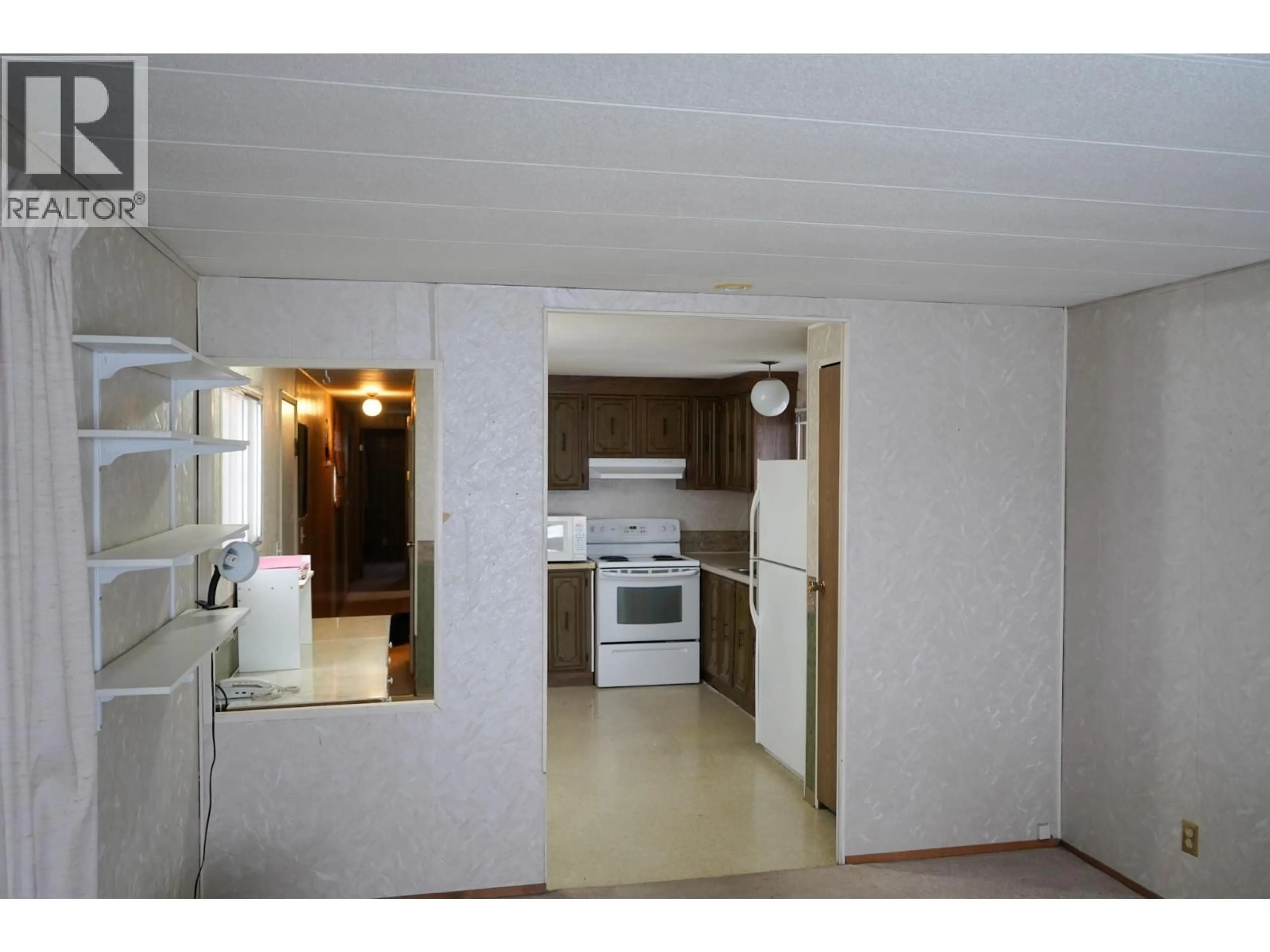 Standard kitchen, unknown for 6 - 1620 CARIBOO HIGHWAY 97 HIGHWAY, Clinton British Columbia V0K1K0