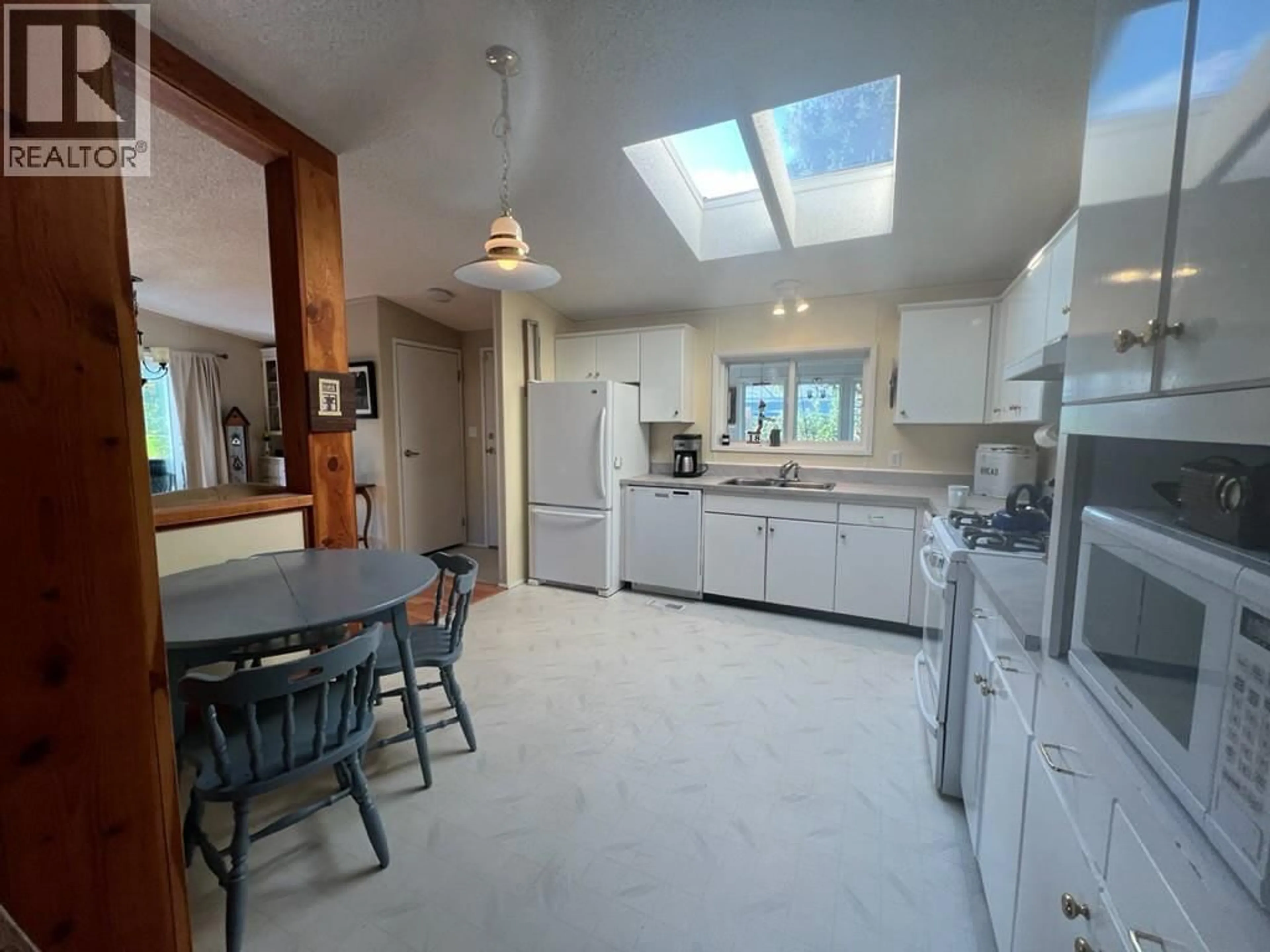 Open concept kitchen, ceramic/tile floor for 18 - 1401 NICOLA AVENUE, Merritt British Columbia V1K1L8