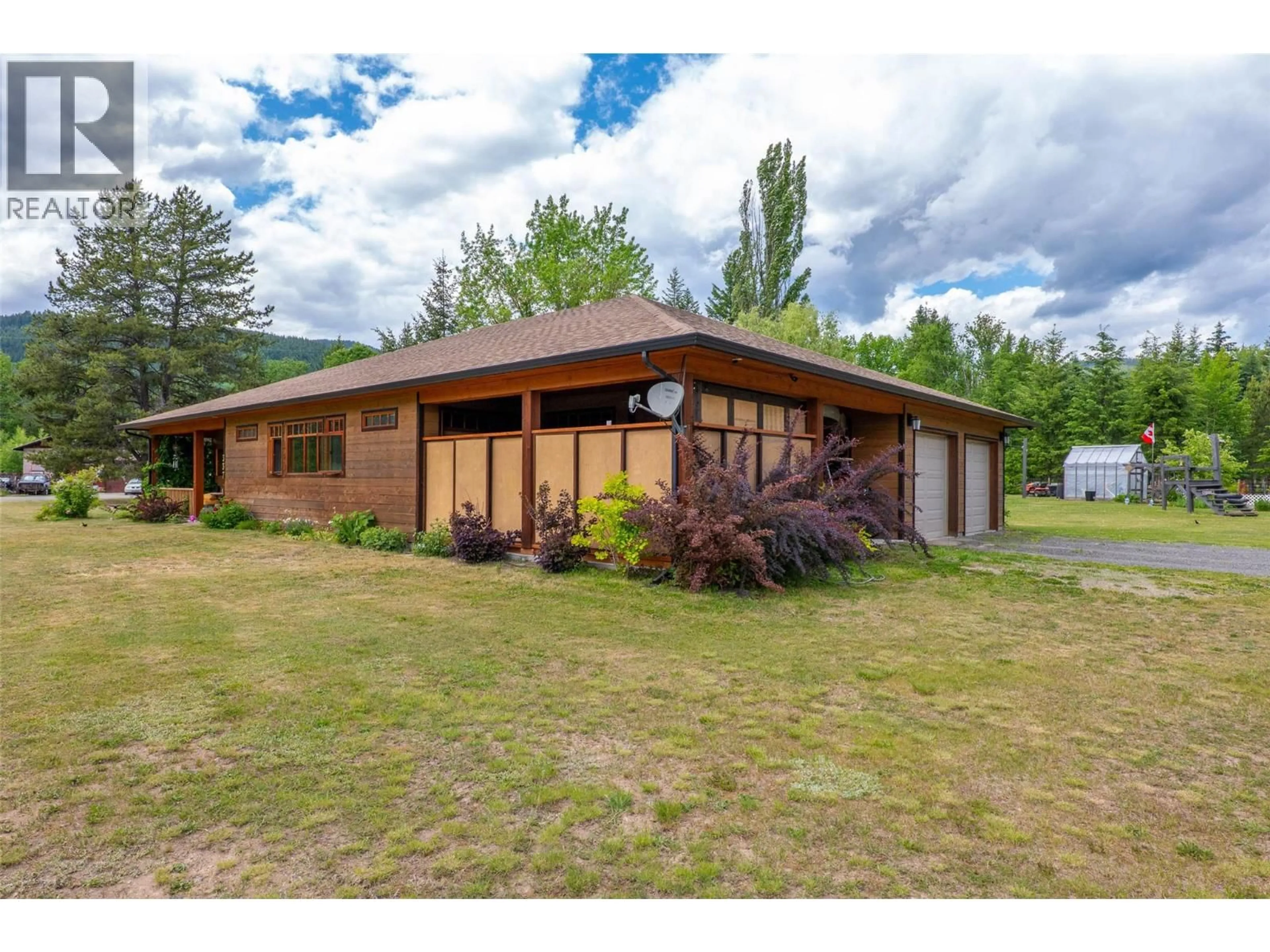 A pic from outside/outdoor area/front of a property/back of a property/a pic from drone, unknown for 337 SUNSHINE VALLEY ROAD, Clearwater British Columbia V0E1N2