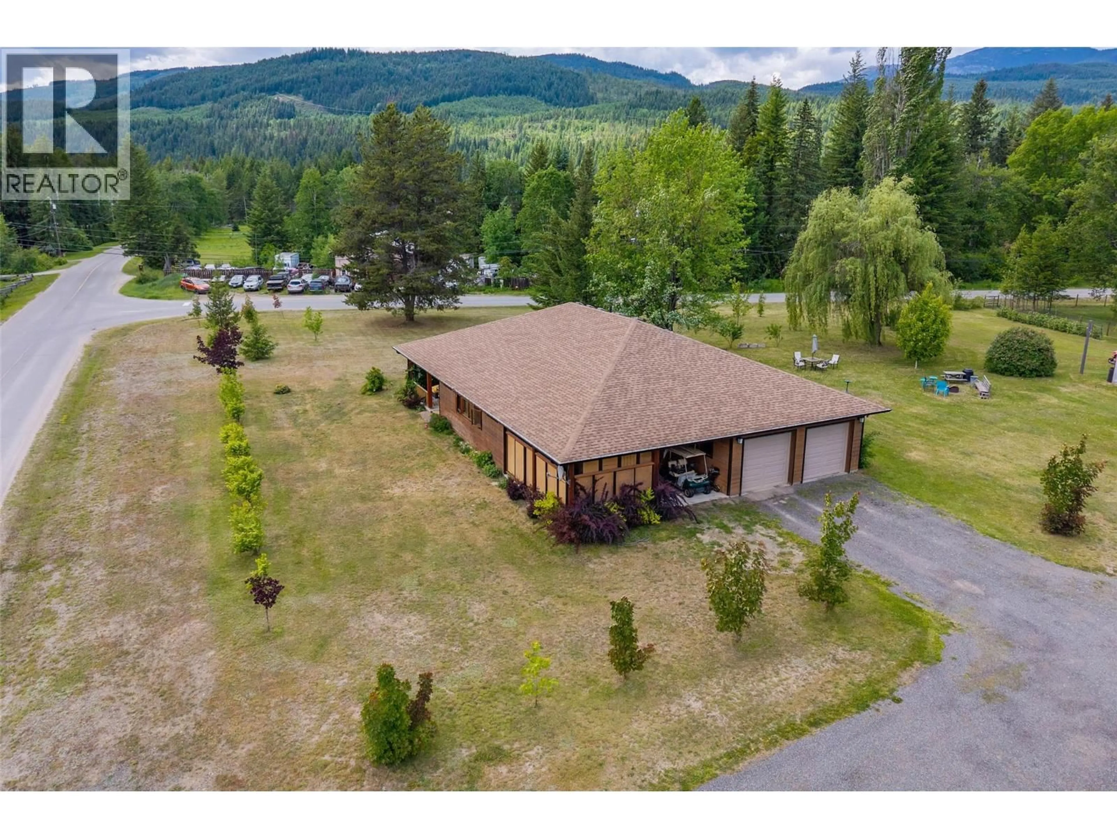 A pic from outside/outdoor area/front of a property/back of a property/a pic from drone, mountain view for 337 SUNSHINE VALLEY ROAD, Clearwater British Columbia V0E1N2