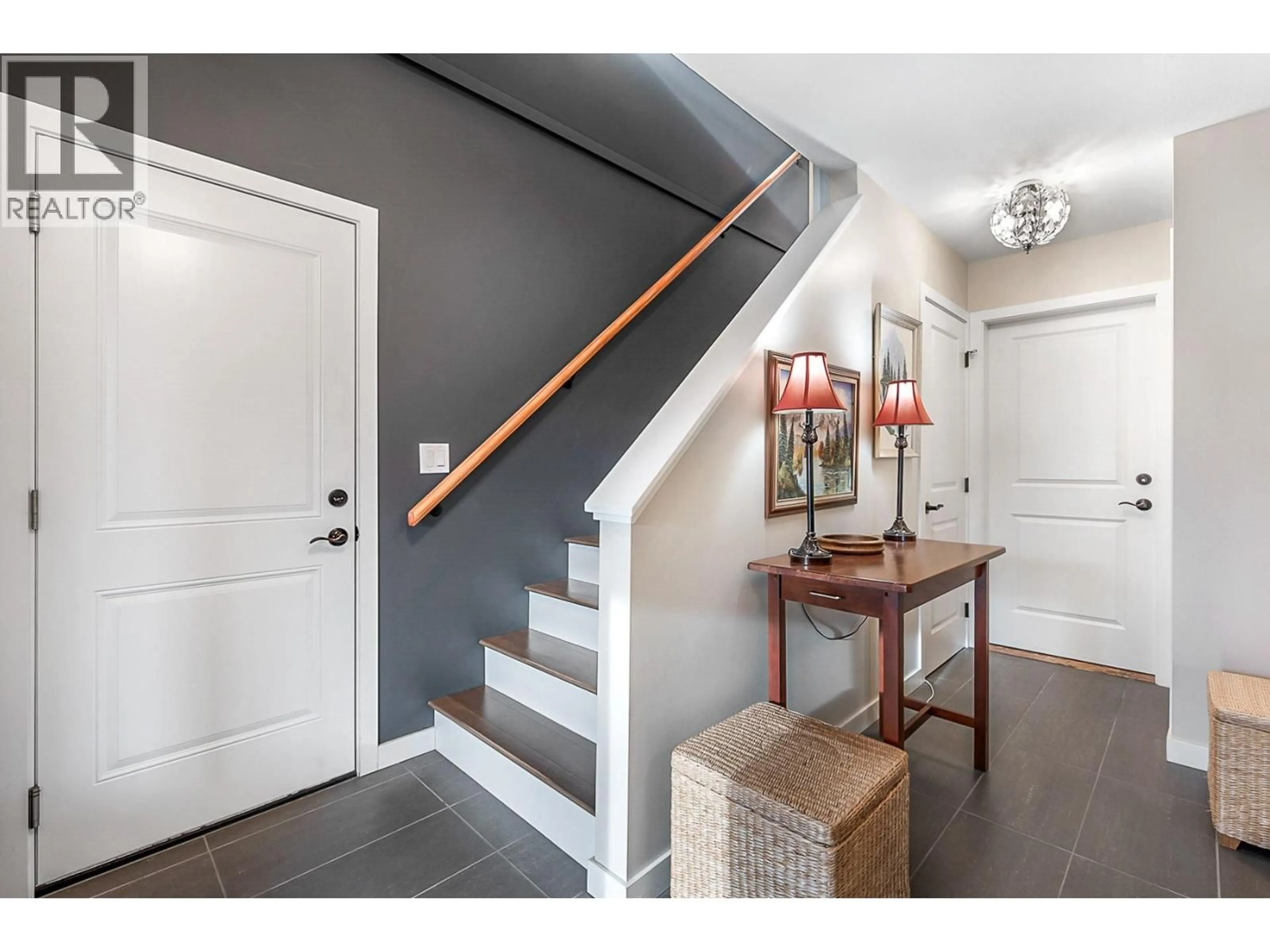 Indoor entryway for 3166 MUSTANG COURT, Kelowna British Columbia V1V3A9