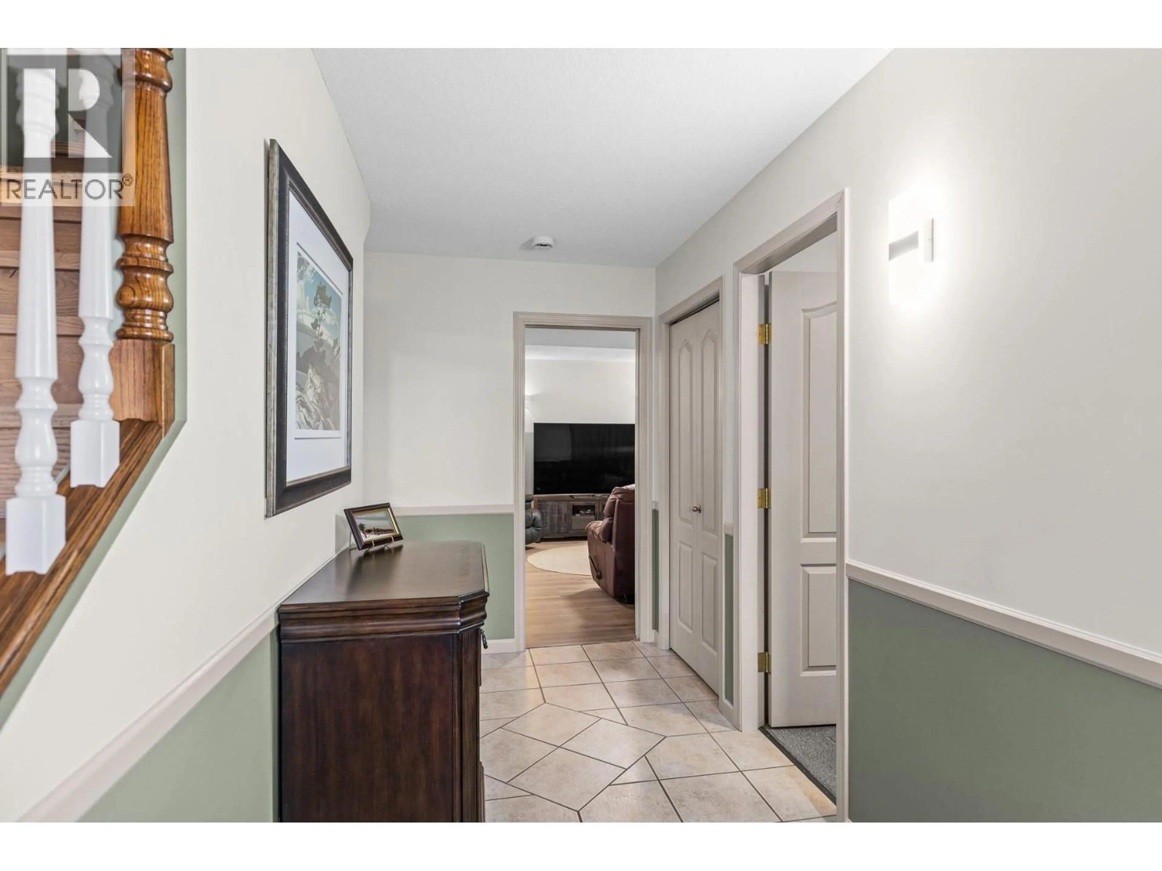 Indoor entryway for 880 MT BULMAN PLACE, Vernon British Columbia V1B2Z3