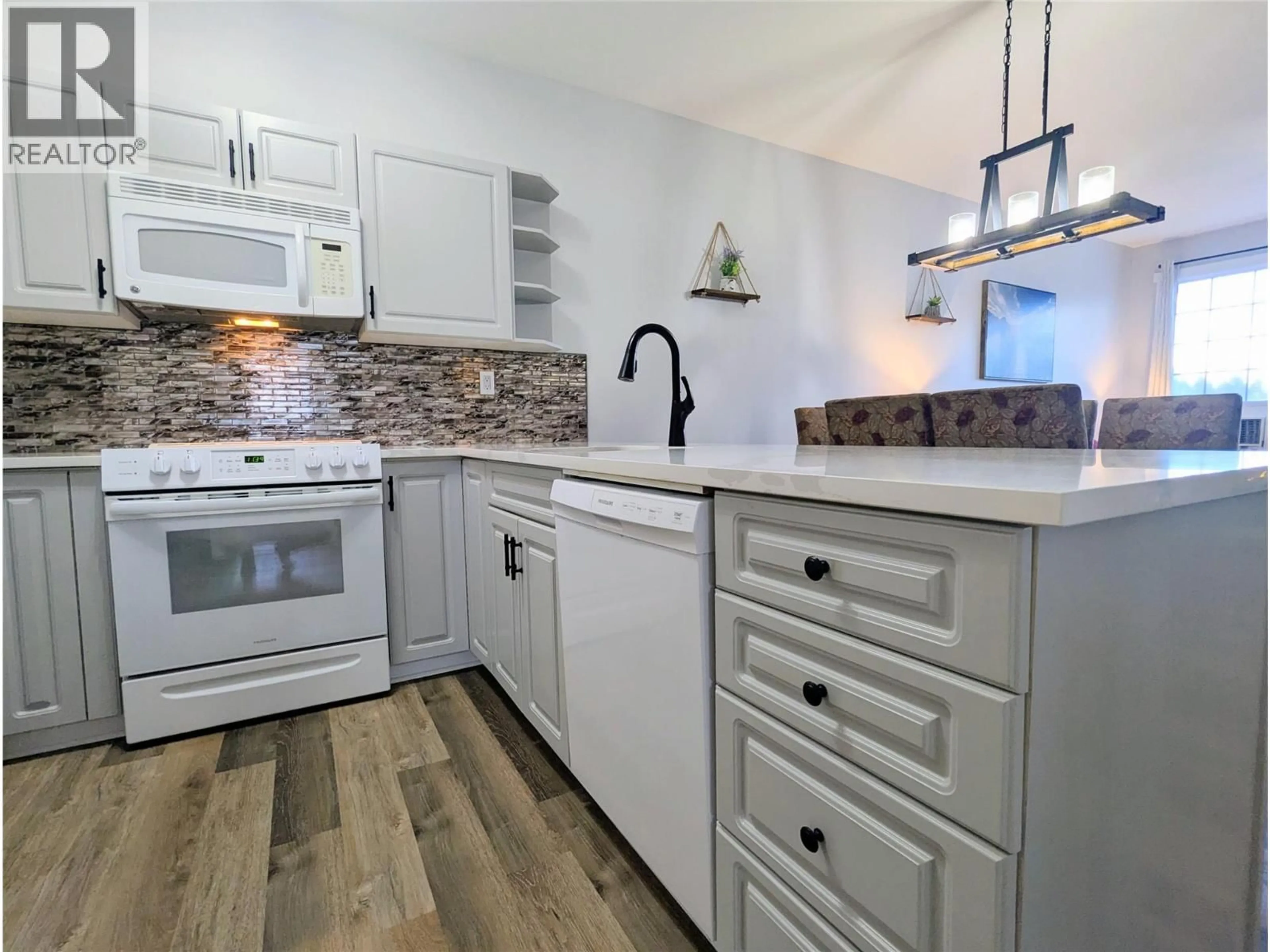 Open concept kitchen, unknown for 2008A - 5052 RIVERVIEW ROAD, Fairmont Hot Springs British Columbia V0B1L1