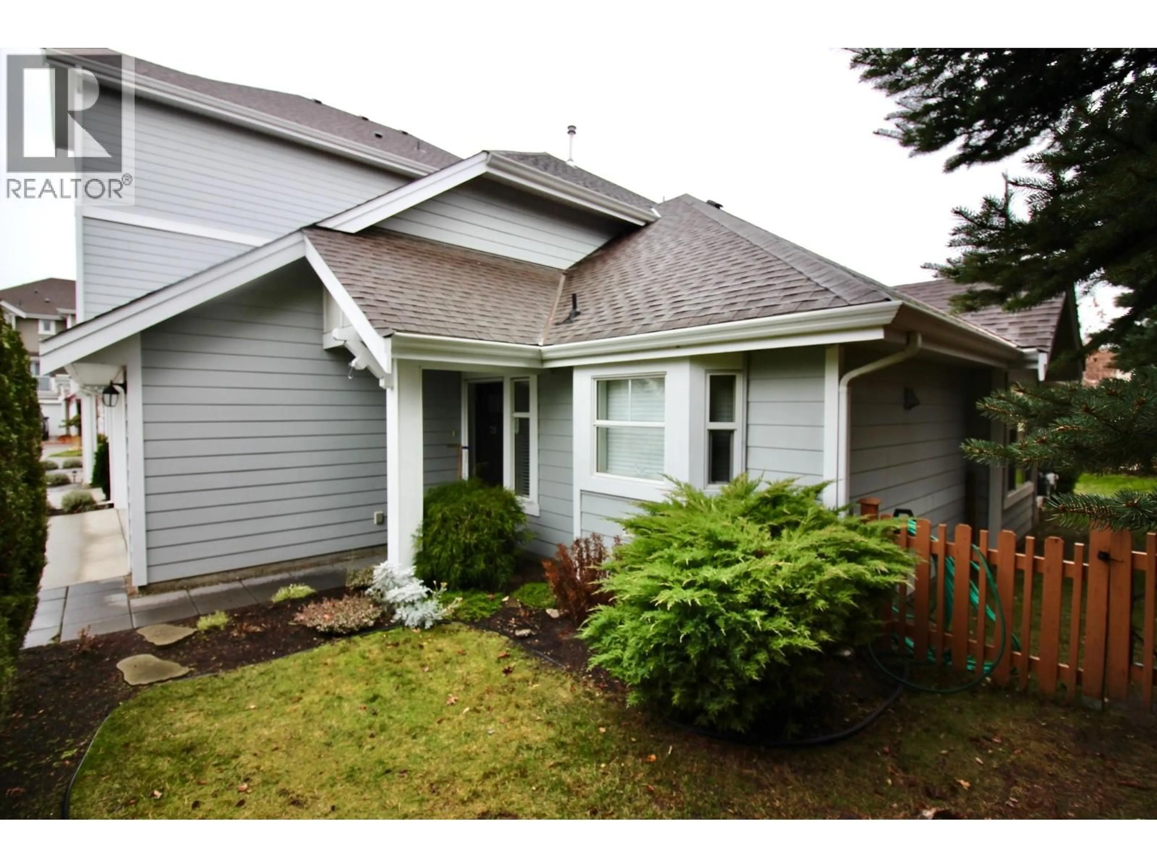Home with vinyl exterior material, street for 28 - 1853 PARKVIEW CRESCENT, Kelowna British Columbia V1X8A3