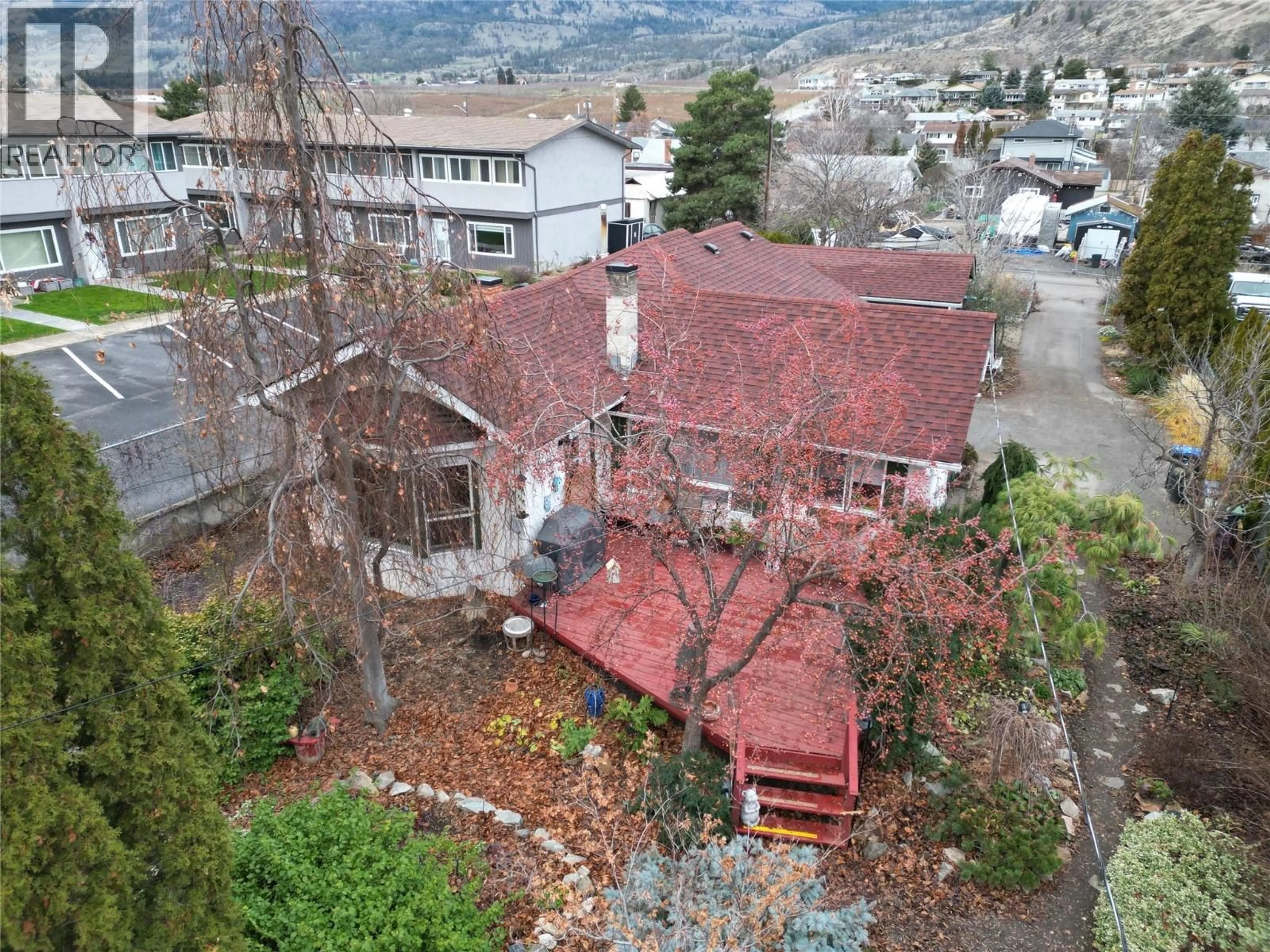 A pic from outside/outdoor area/front of a property/back of a property/a pic from drone, mountain view for 5826 MAIN STREET, Oliver British Columbia V0H1T9
