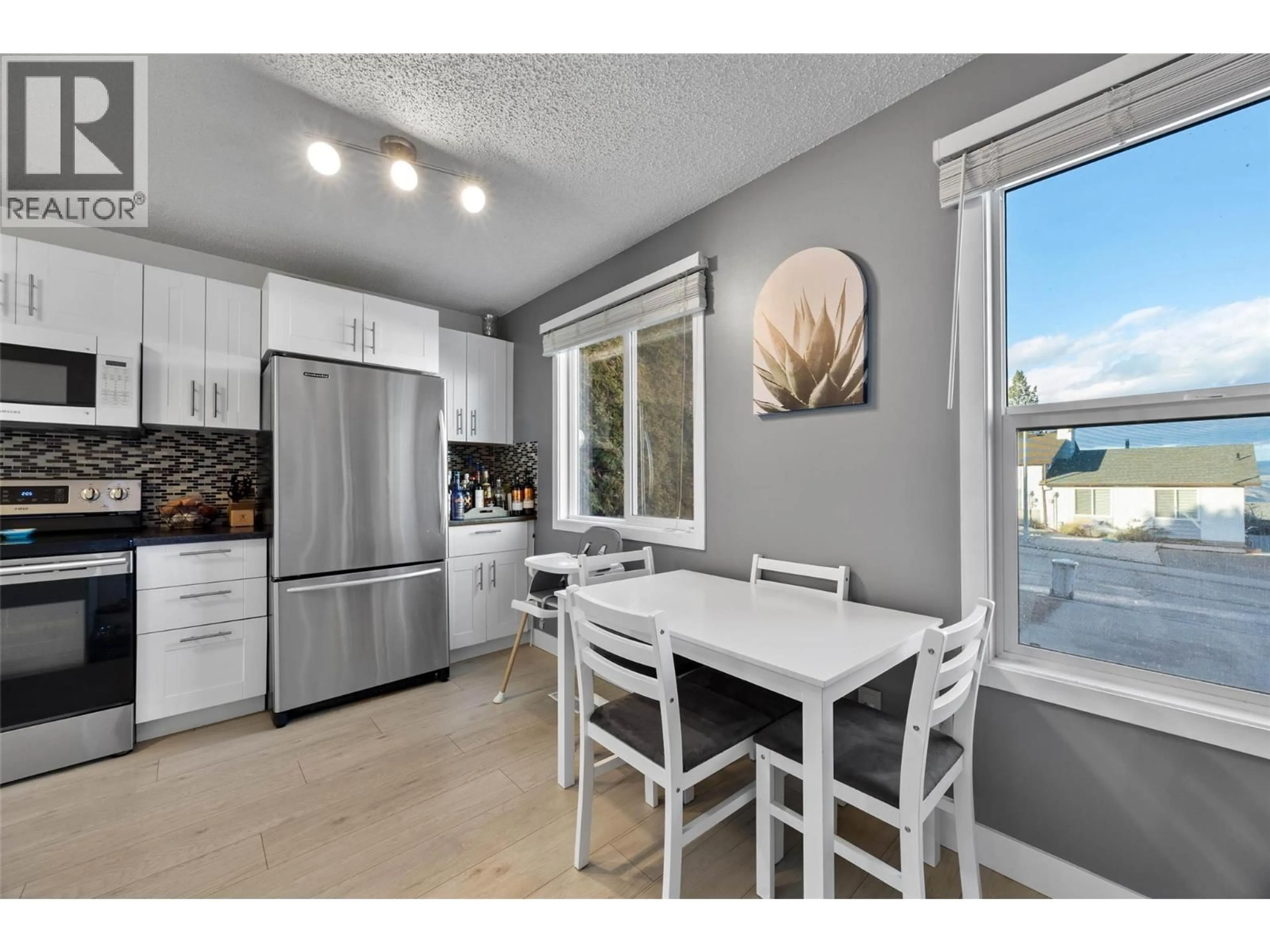 Open concept kitchen, unknown for 229 HOLLYBURN DRIVE, Kamloops British Columbia V2E1Y9