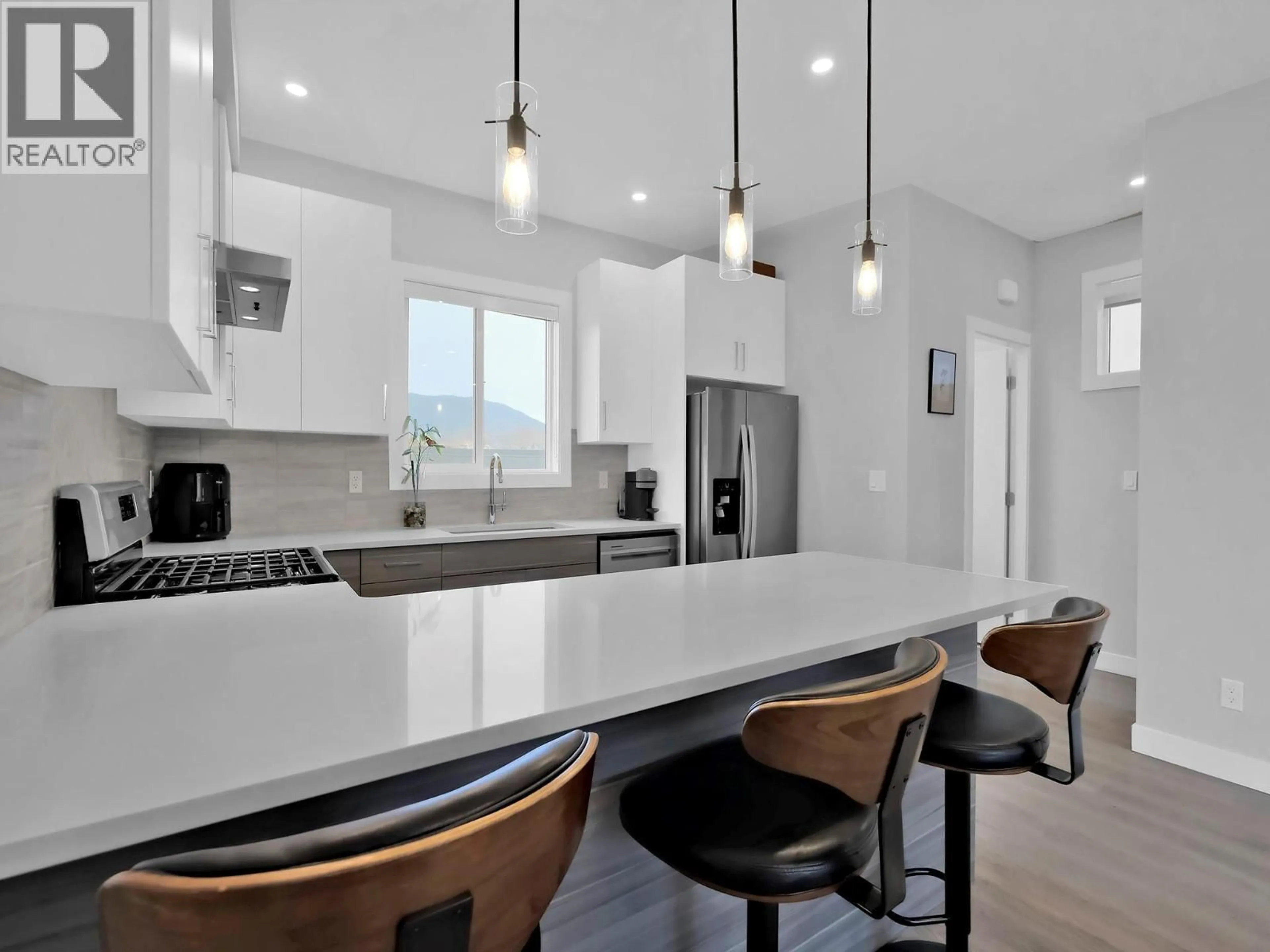 Contemporary kitchen, unknown for 105 - 253 NORTON STREET, Penticton British Columbia V2A4H8