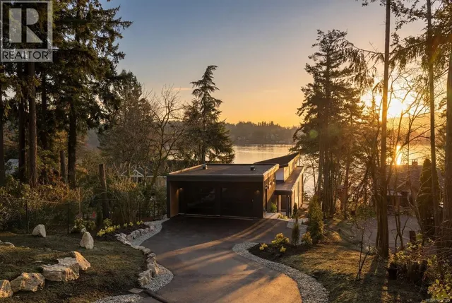 11392 CHALET ROAD, North Saanich 2