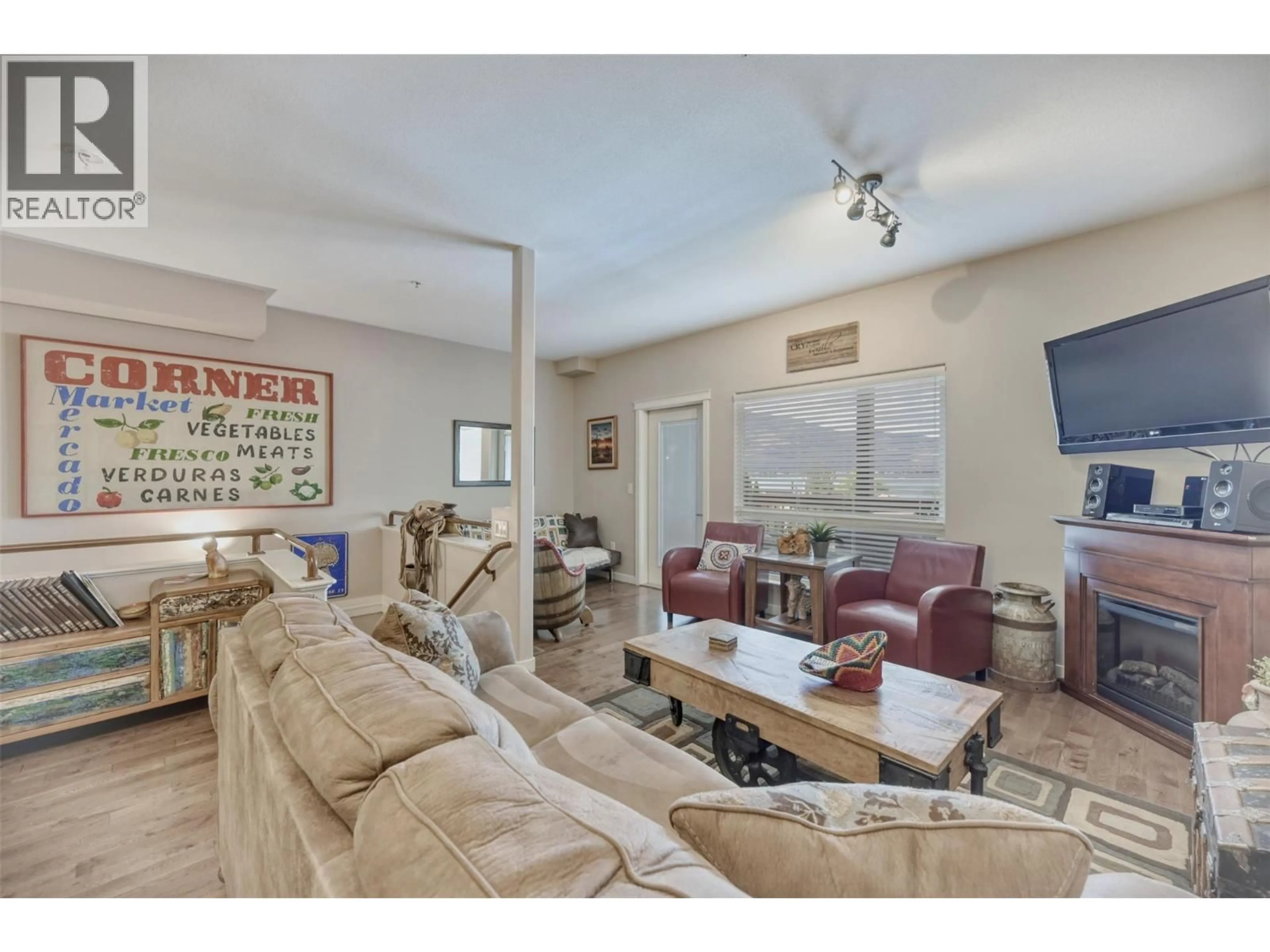Living room with furniture, unknown for 109 - 4300 44TH AVENUE, Osoyoos British Columbia V0H1V6