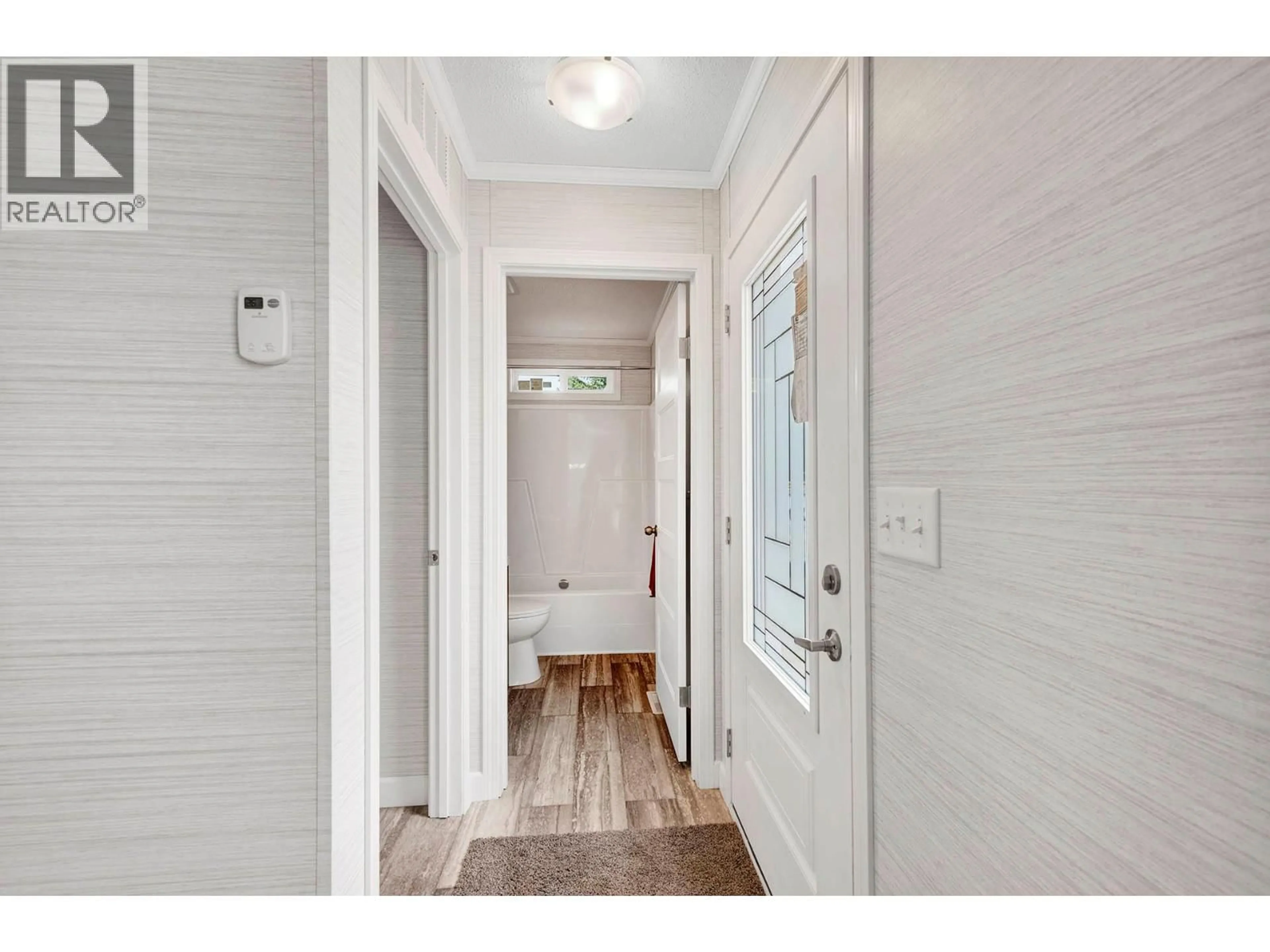 Indoor entryway for 168 - 2400 OAKDALE WAY, Kamloops British Columbia V2B6W7