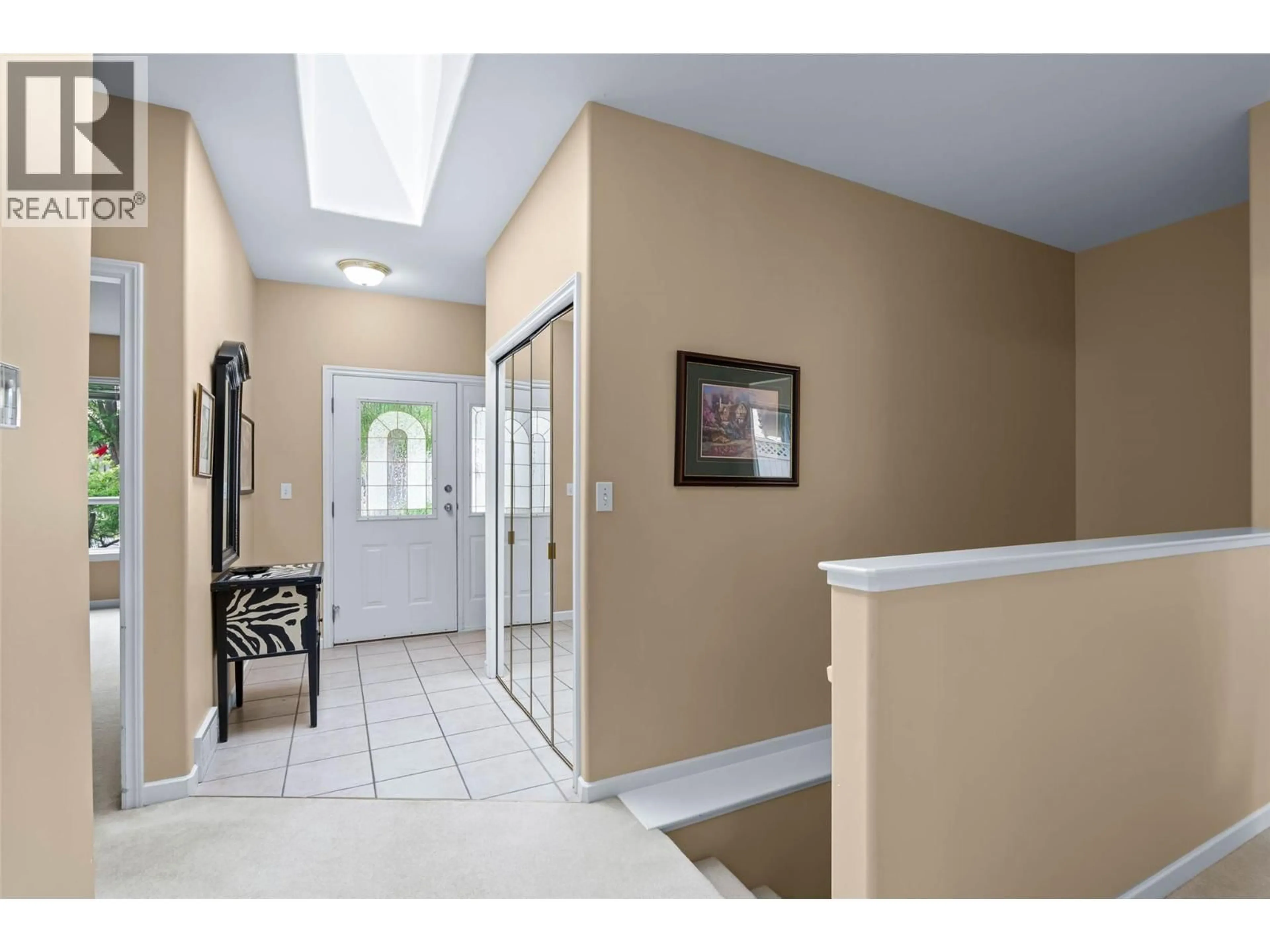 Indoor foyer for 32 - 650 HARRINGTON ROAD, Kamloops British Columbia V2B6T7