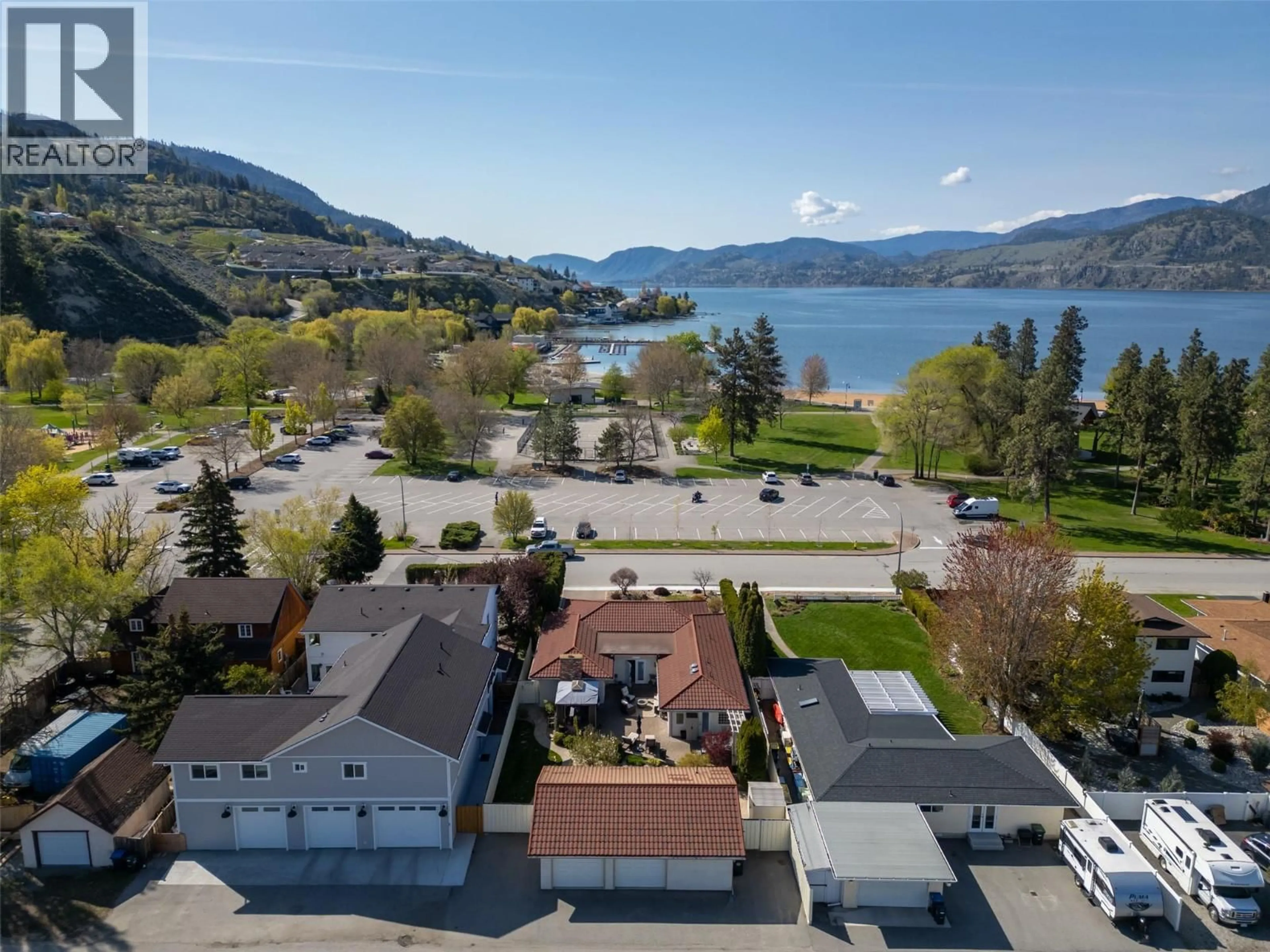 A pic from outside/outdoor area/front of a property/back of a property/a pic from drone, water/lake/river/ocean view for 115 ELM AVENUE, Penticton British Columbia V2A3W1