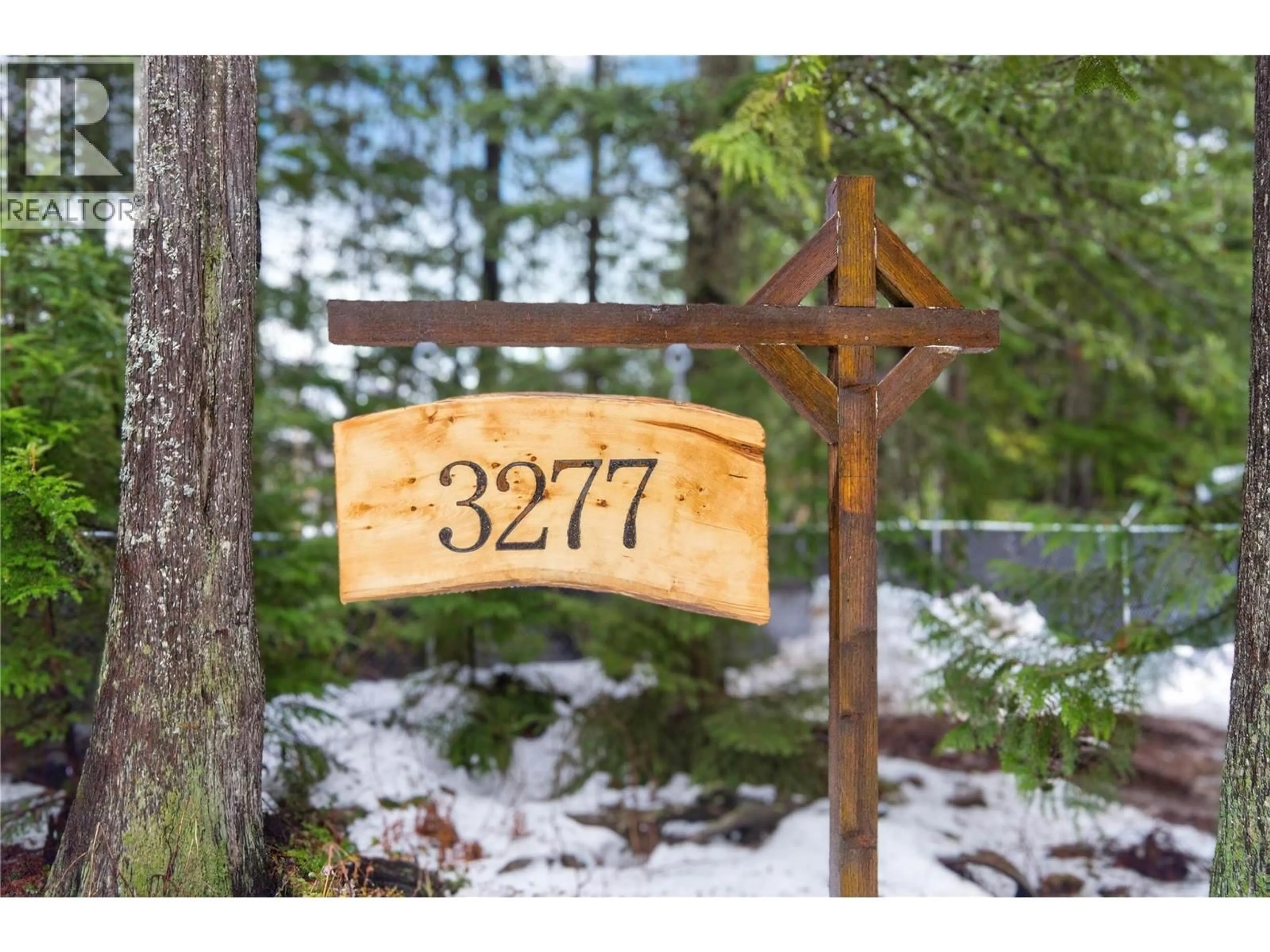Indoor entryway for 3277 LOSCHINSKI ROAD, Revelstoke British Columbia V0E2S0