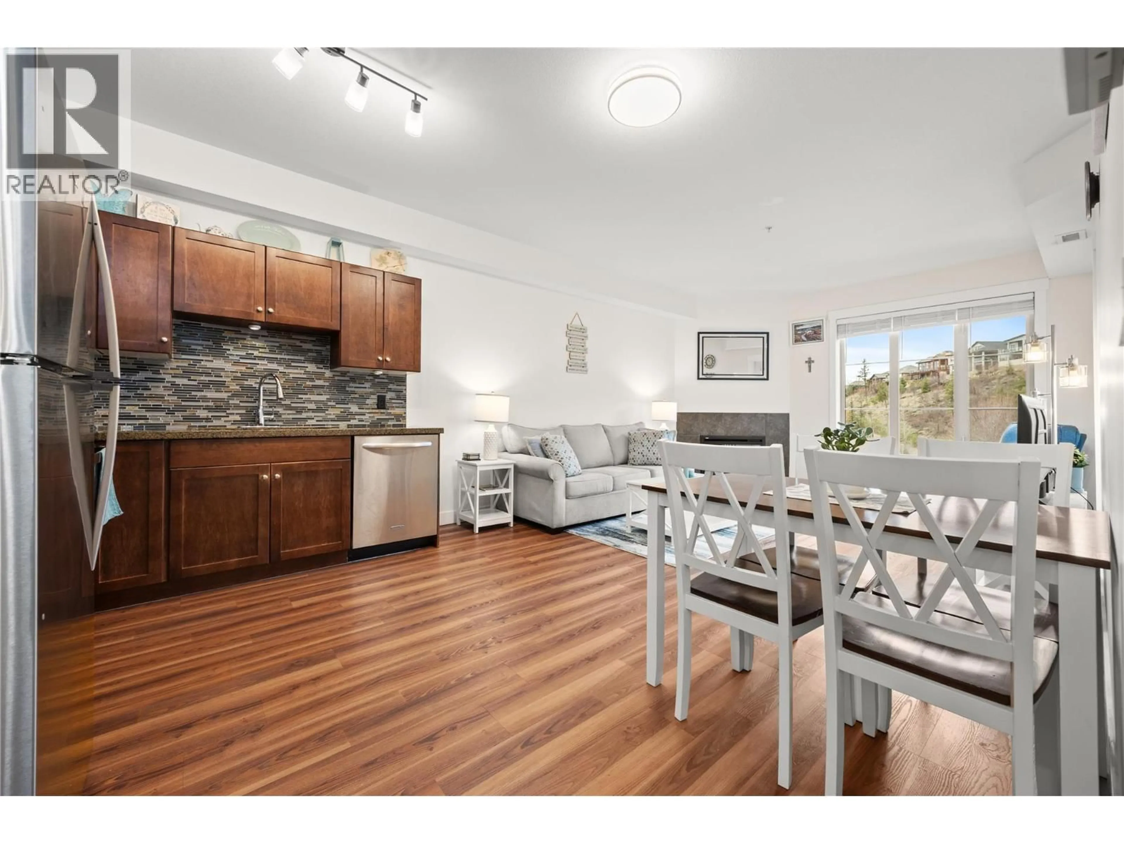 Open concept kitchen, wood/laminate floor for 1405 - 1875 COUNTRY CLUB DRIVE, Kelowna British Columbia V1V2W7