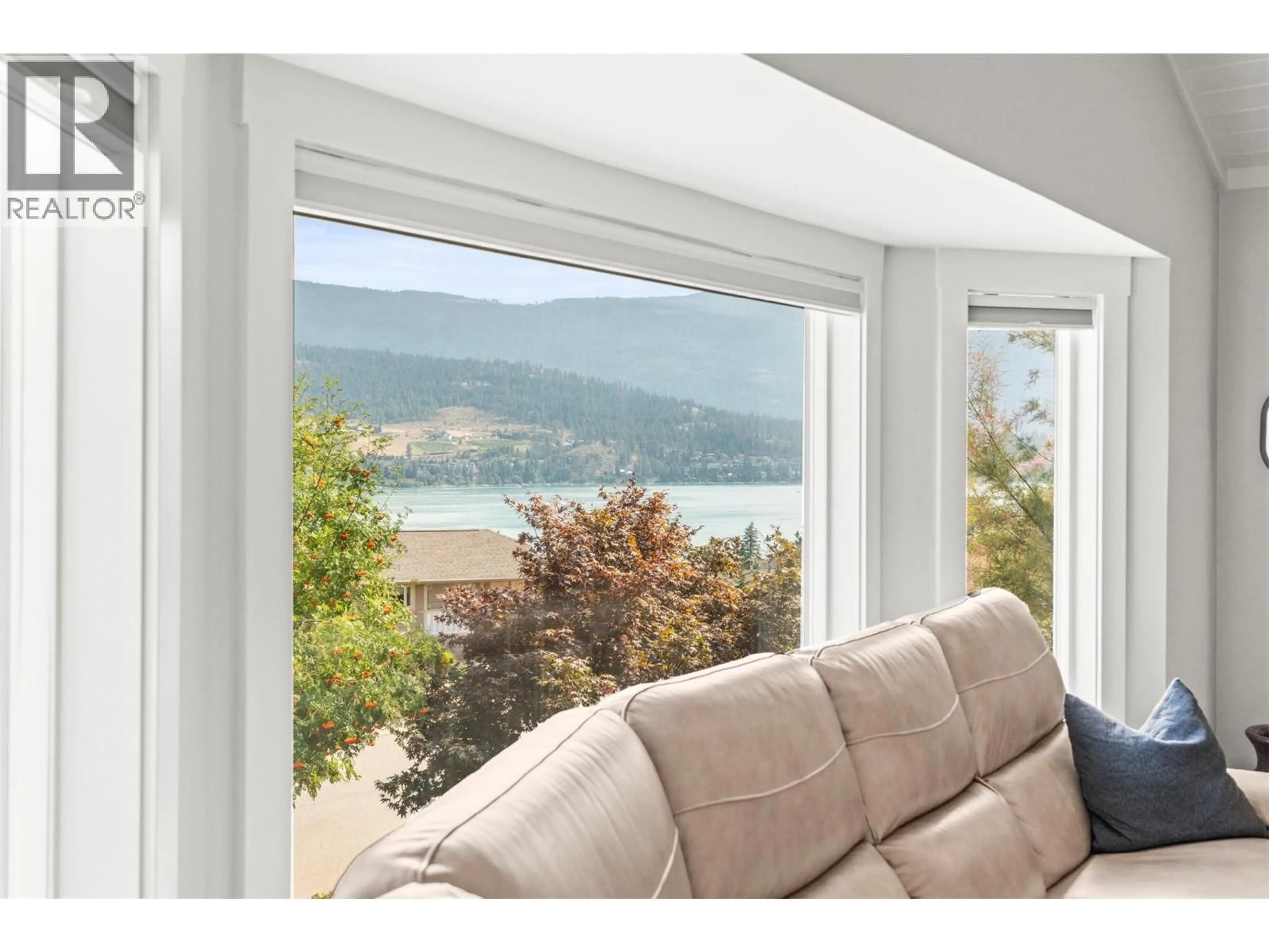 Living room with furniture, unknown for 8990 COLLEGE DRIVE, Coldstream British Columbia V1B2P6