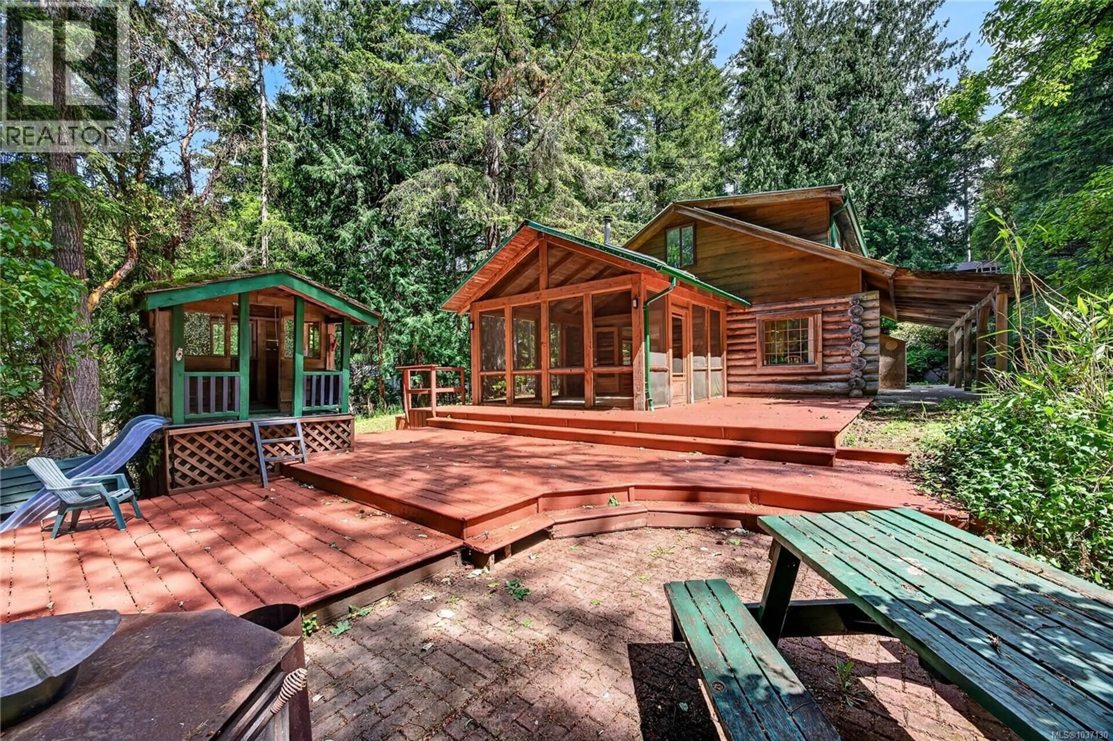 Patio, forest/trees view for 135 FAIRWAY DRIVE, Salt Spring British Columbia V8K1M6
